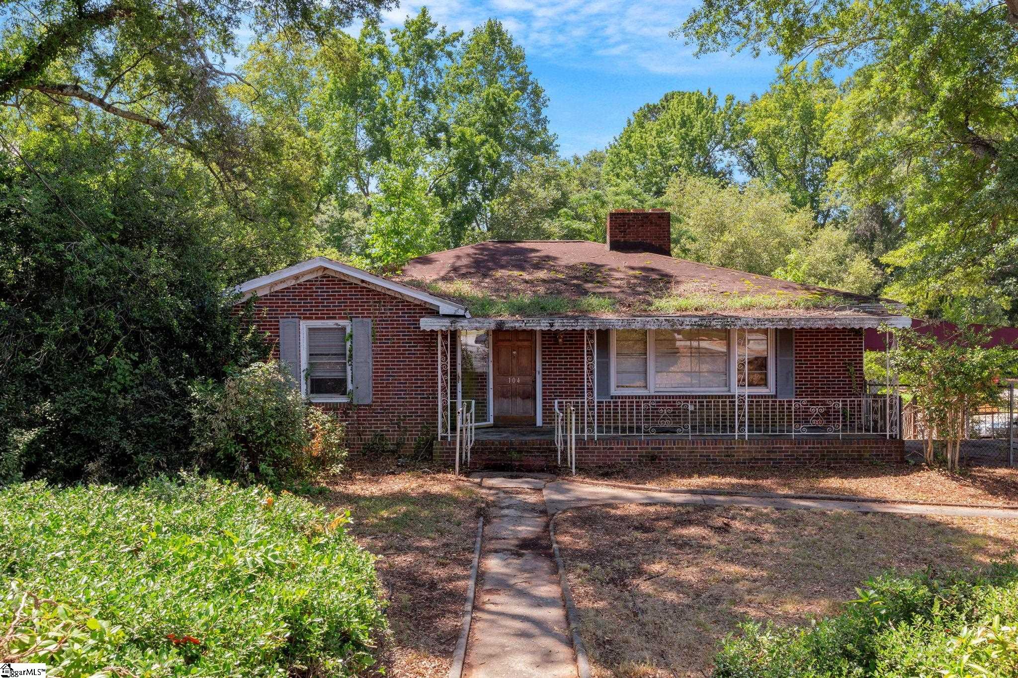 104 E Butler Road Property Photo 1