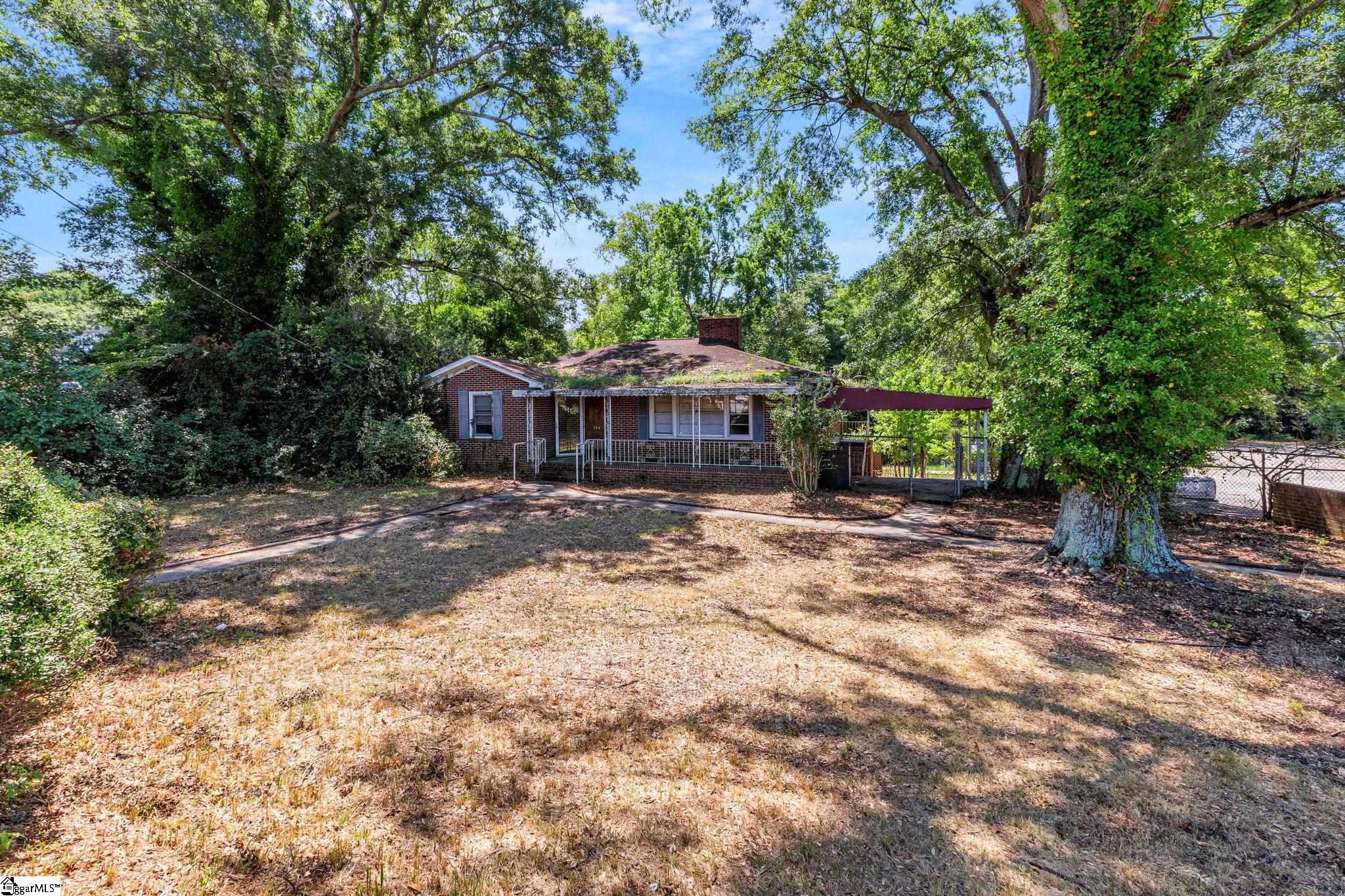 104 E Butler Road Property Photo 2