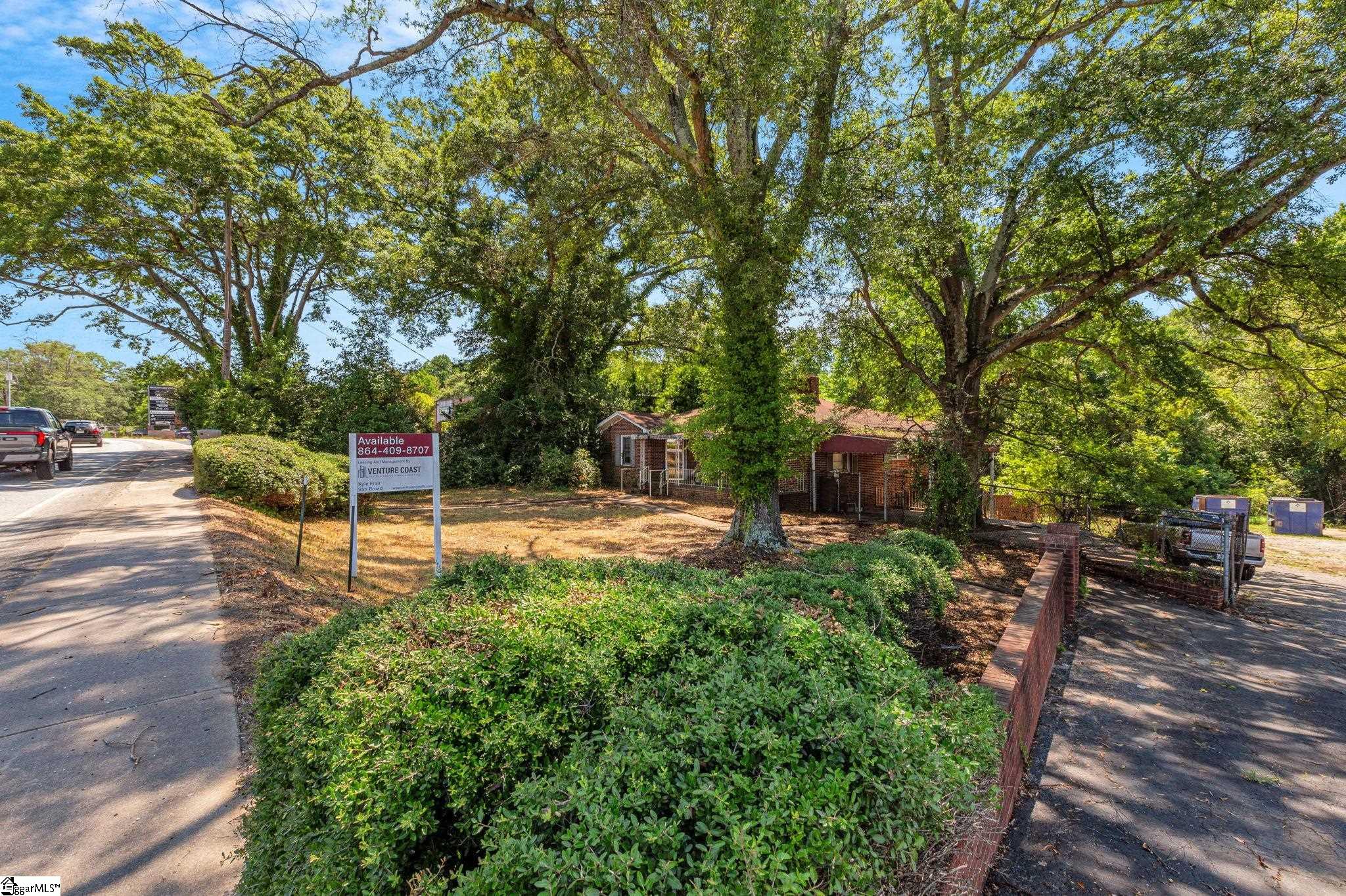 104 E Butler Road Property Photo 3