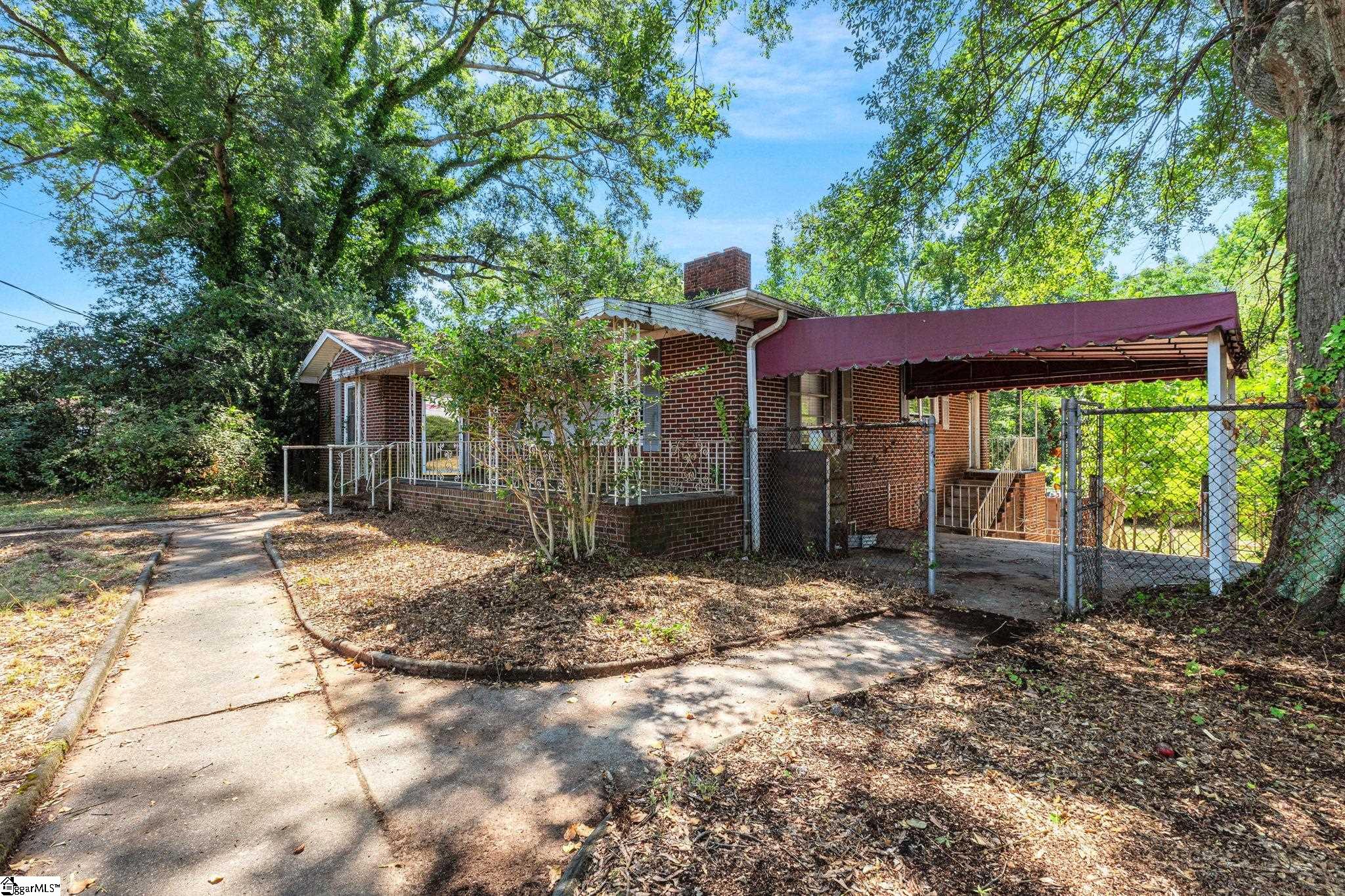 104 E Butler Road Property Photo 5