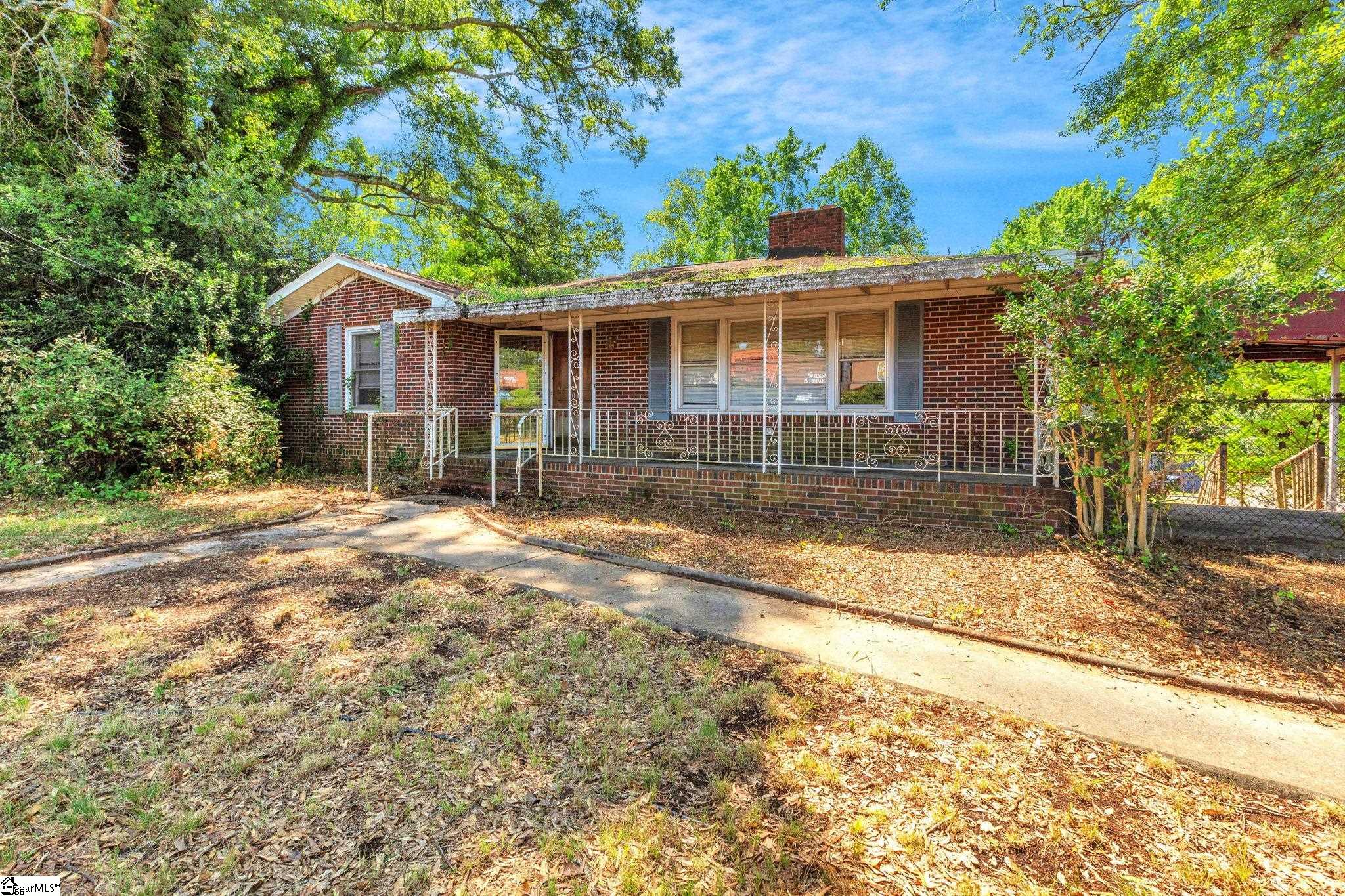 104 E Butler Road Property Photo 6