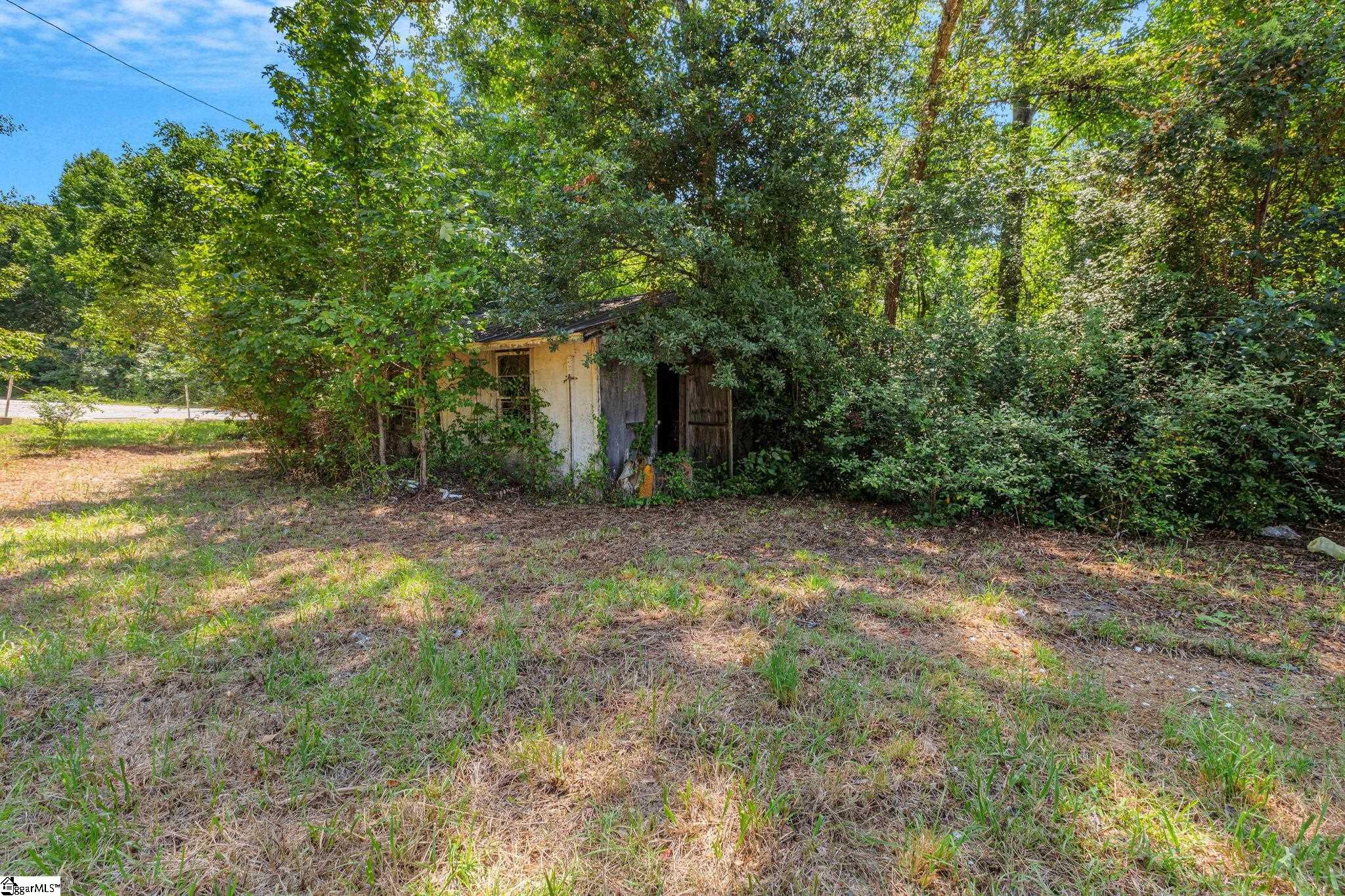 104 E Butler Road Property Photo 9