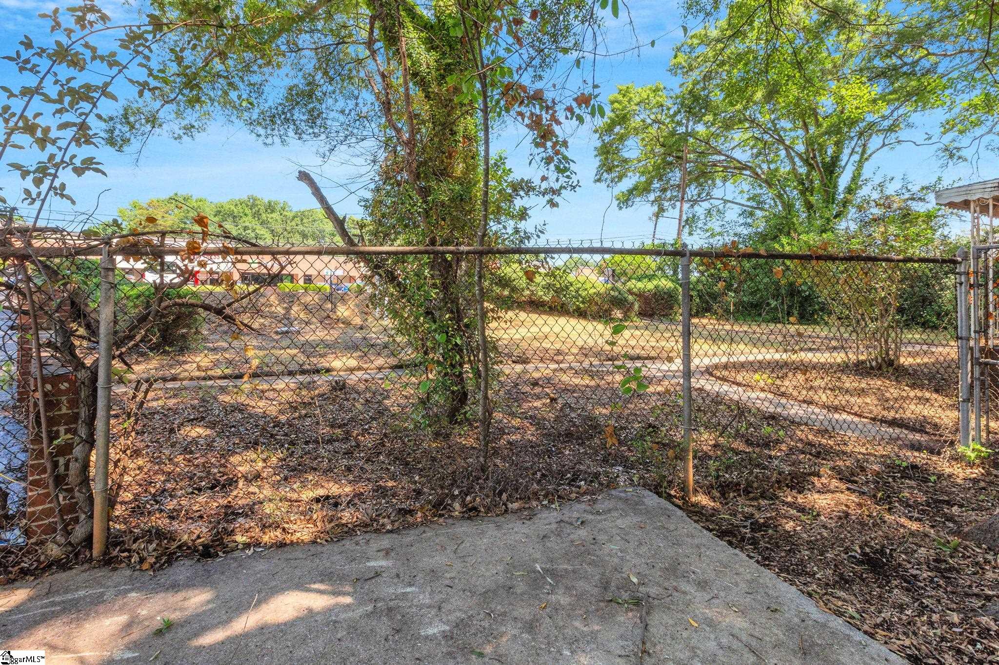 104 E Butler Road Property Photo 16