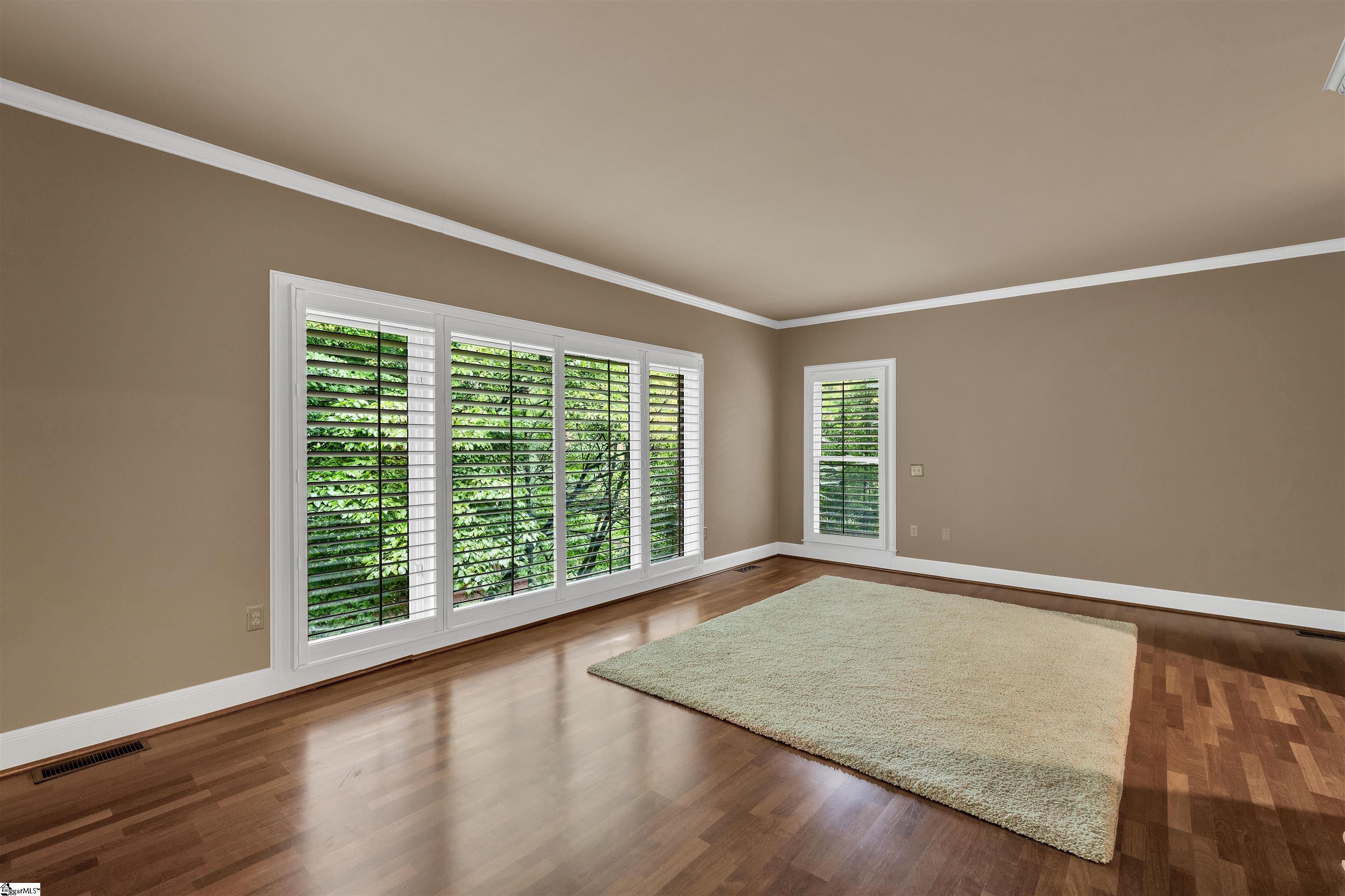 388 Pinehurst Drive Property Photo 9