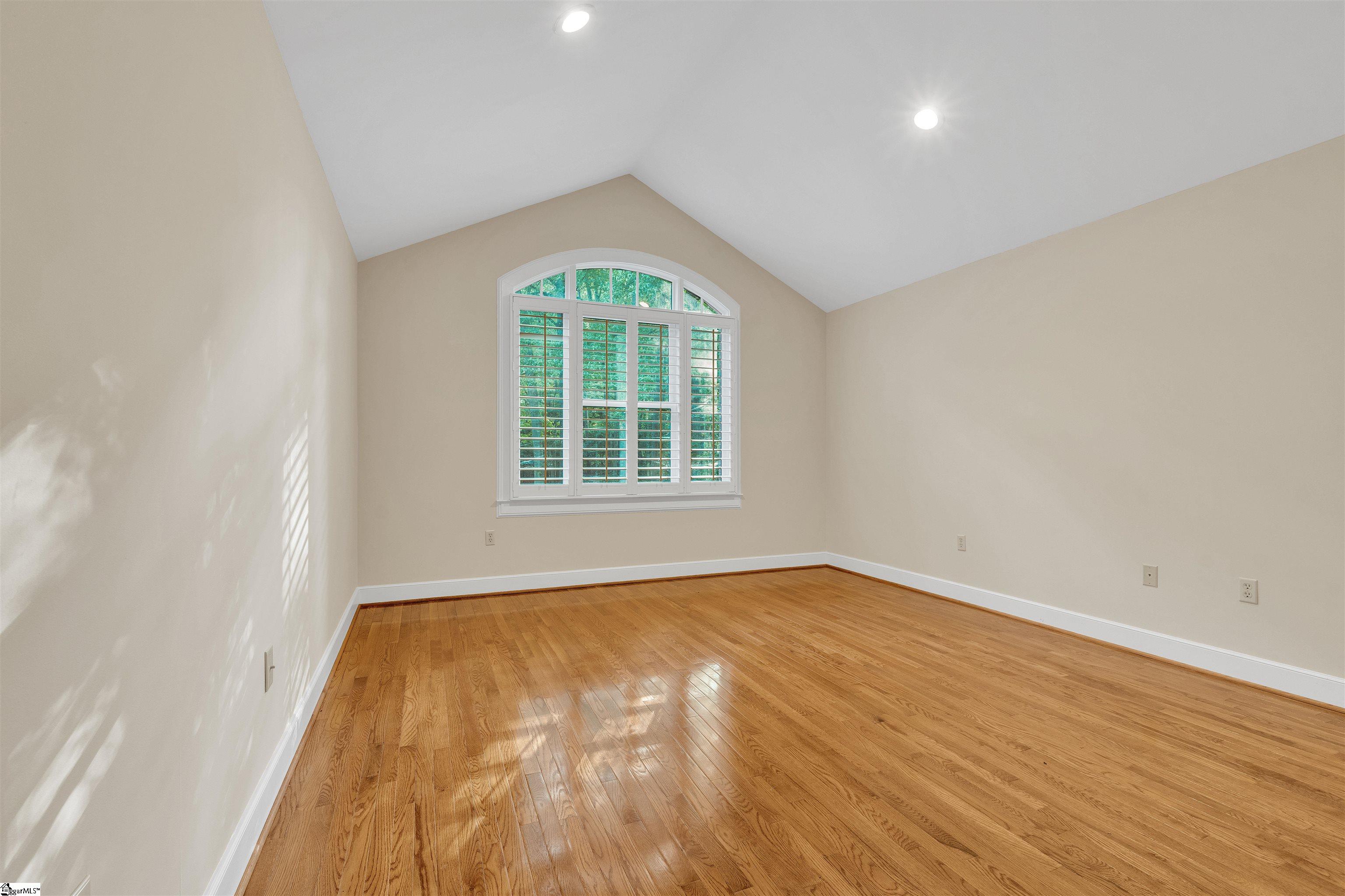 388 Pinehurst Drive Property Photo 12