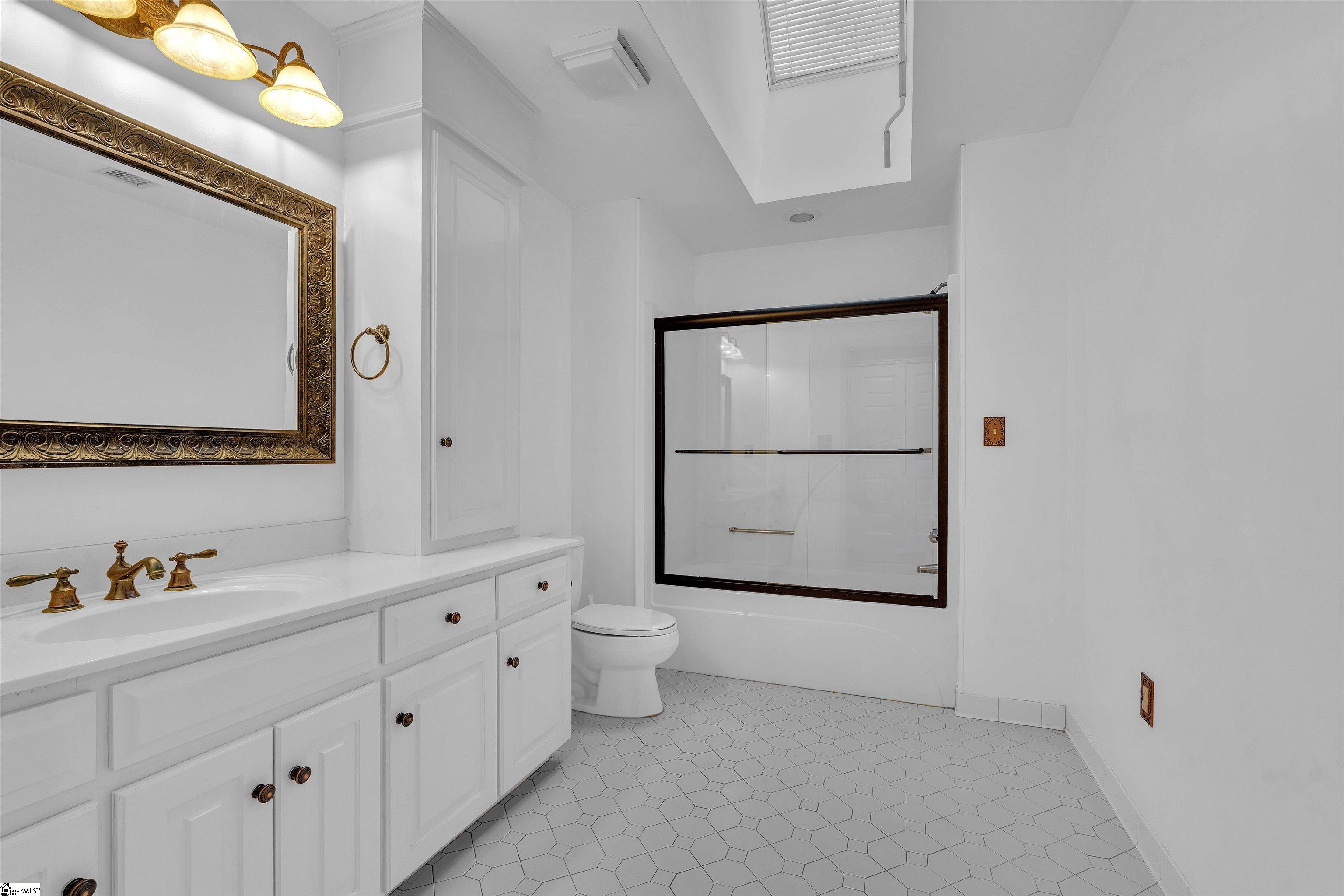 388 Pinehurst Drive Property Photo 13