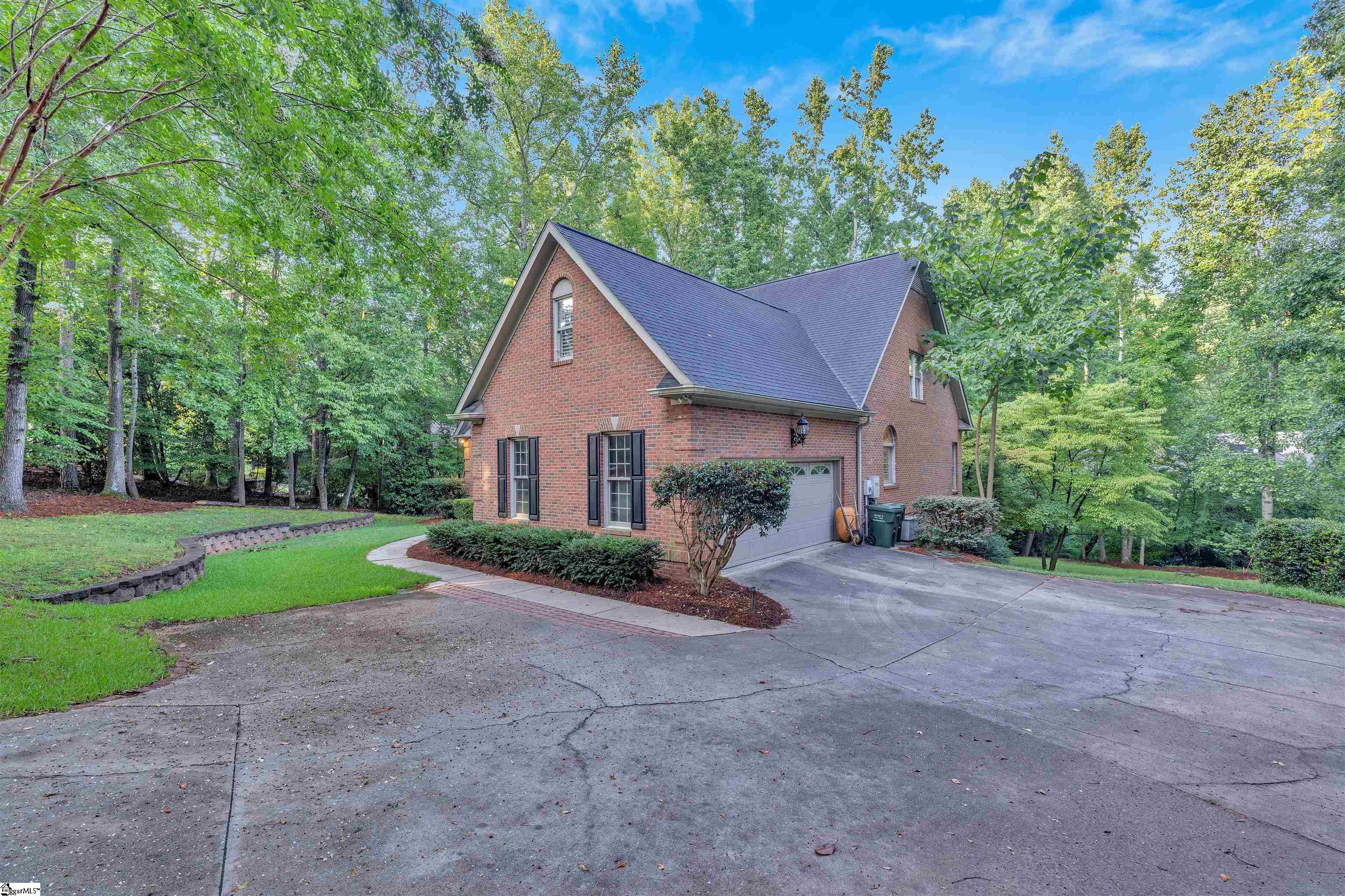 388 Pinehurst Drive Property Photo 40