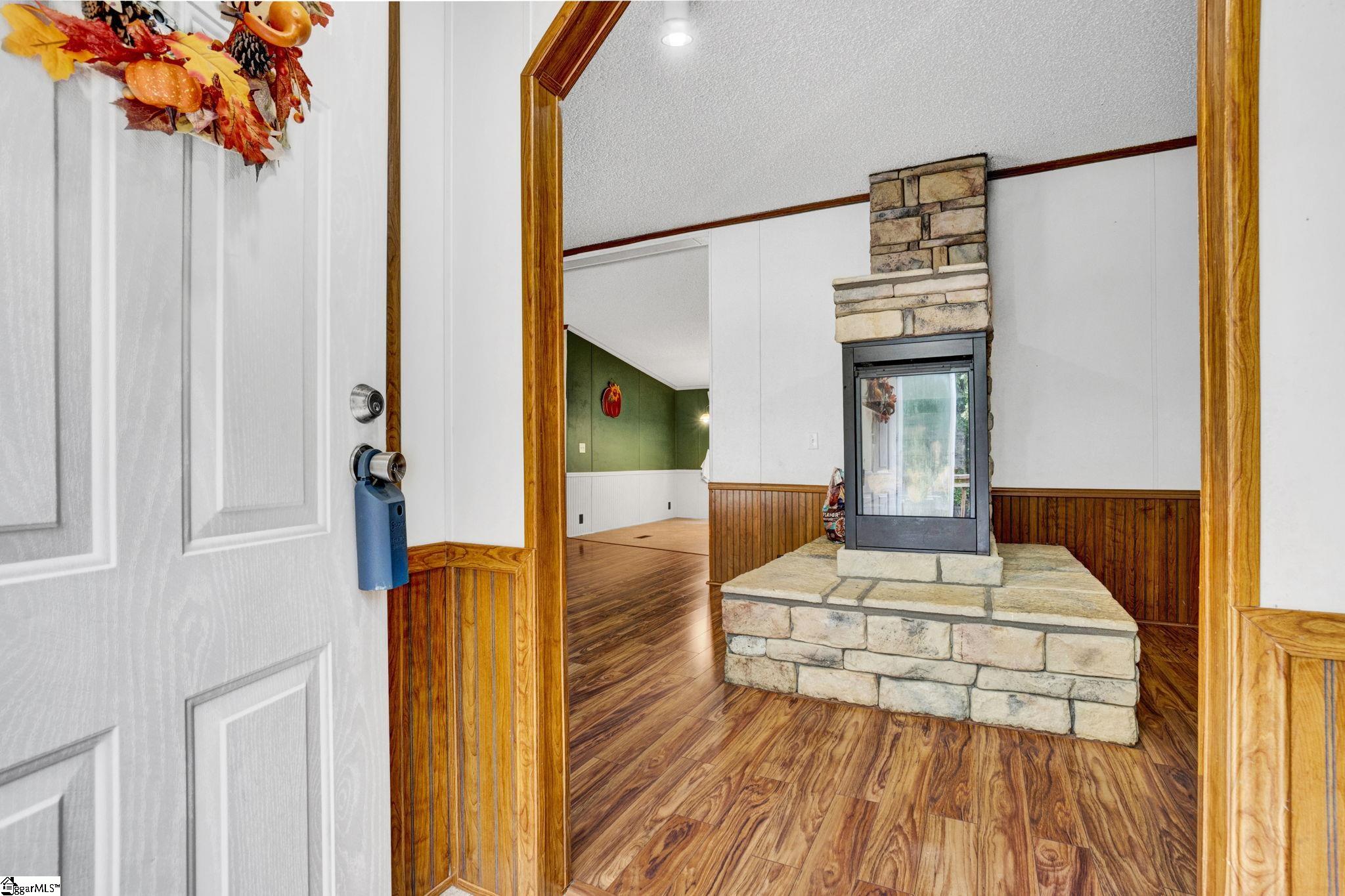 427 Whitt Road Property Photo 3
