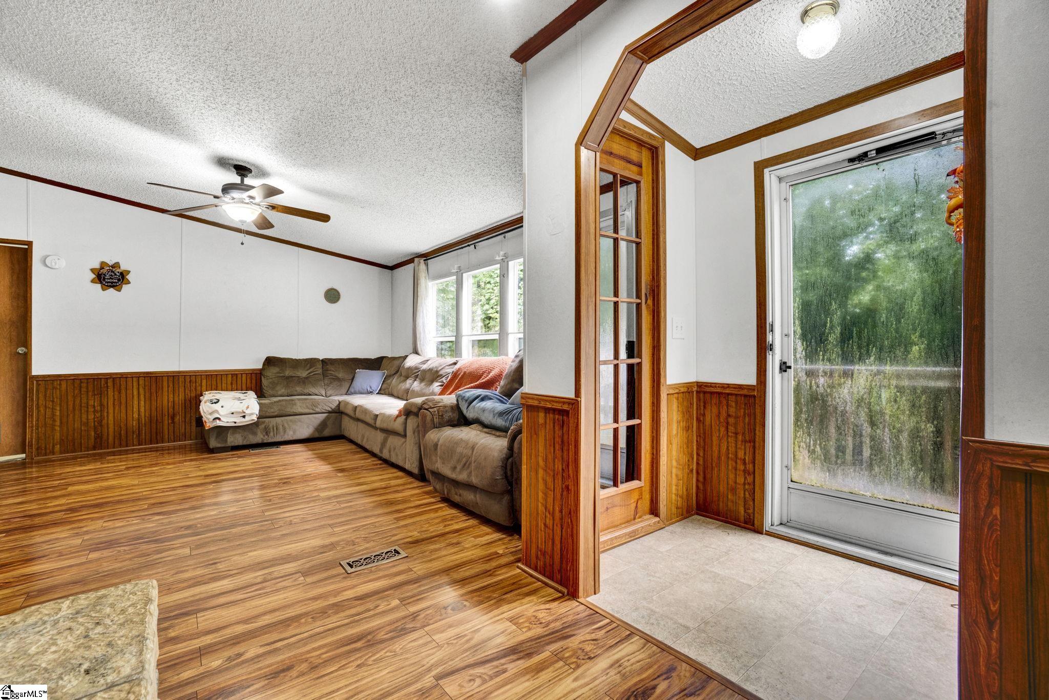 427 Whitt Road Property Photo 4