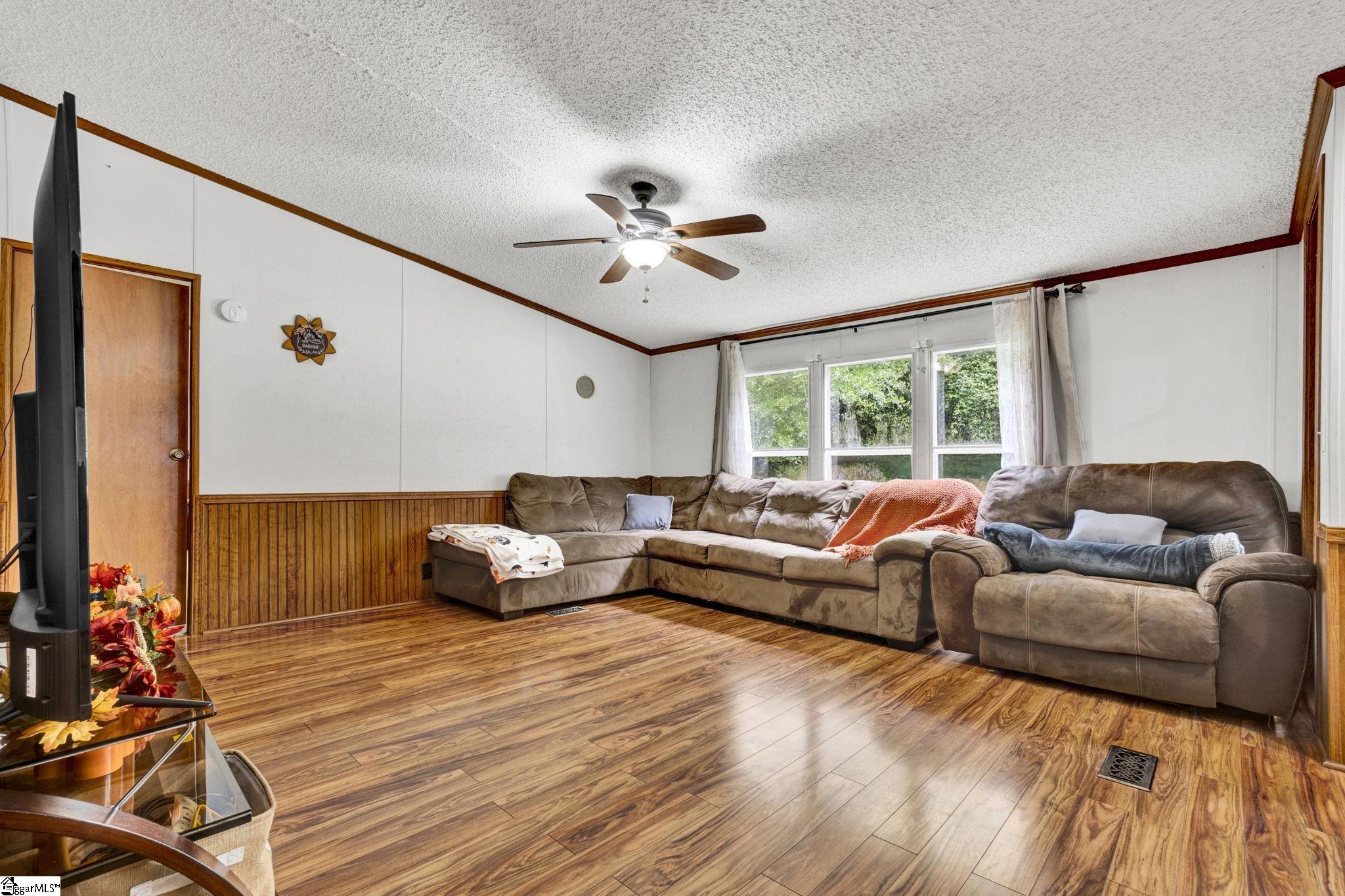 427 Whitt Road Property Photo 6