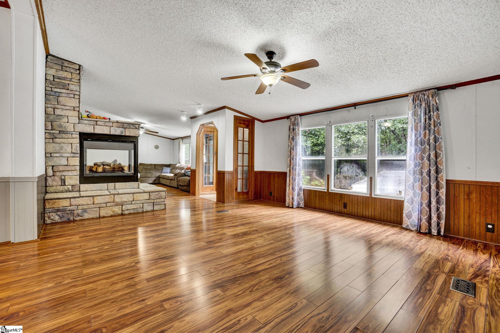 427 Whitt Road Property Photo 9