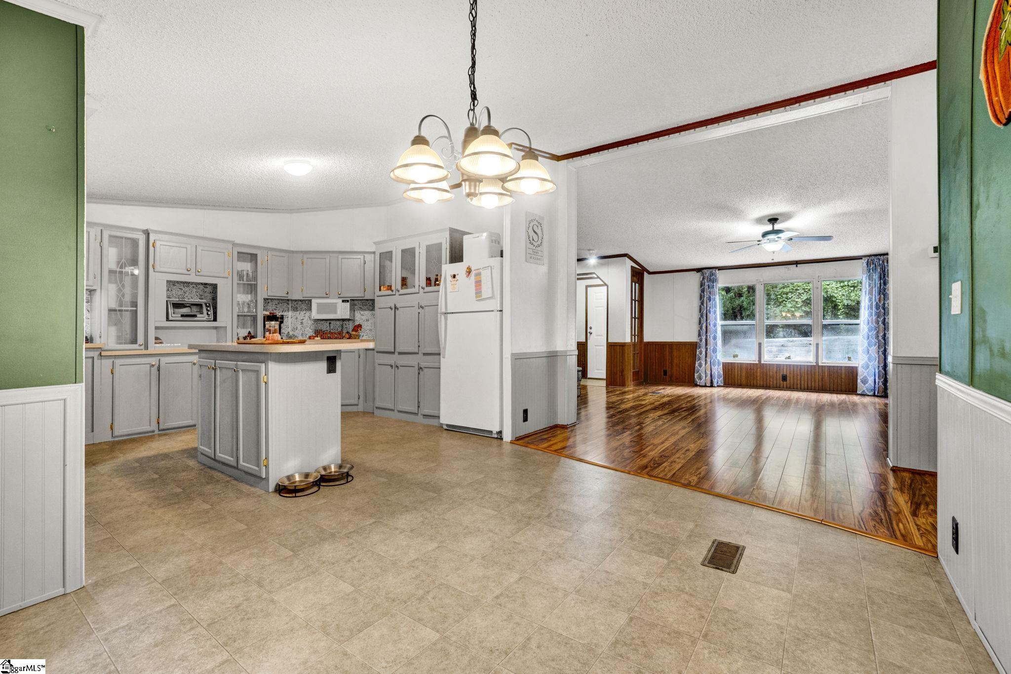 427 Whitt Road Property Photo 11