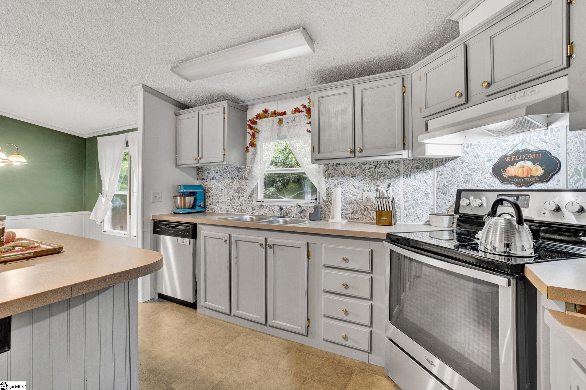 427 Whitt Road Property Photo 13