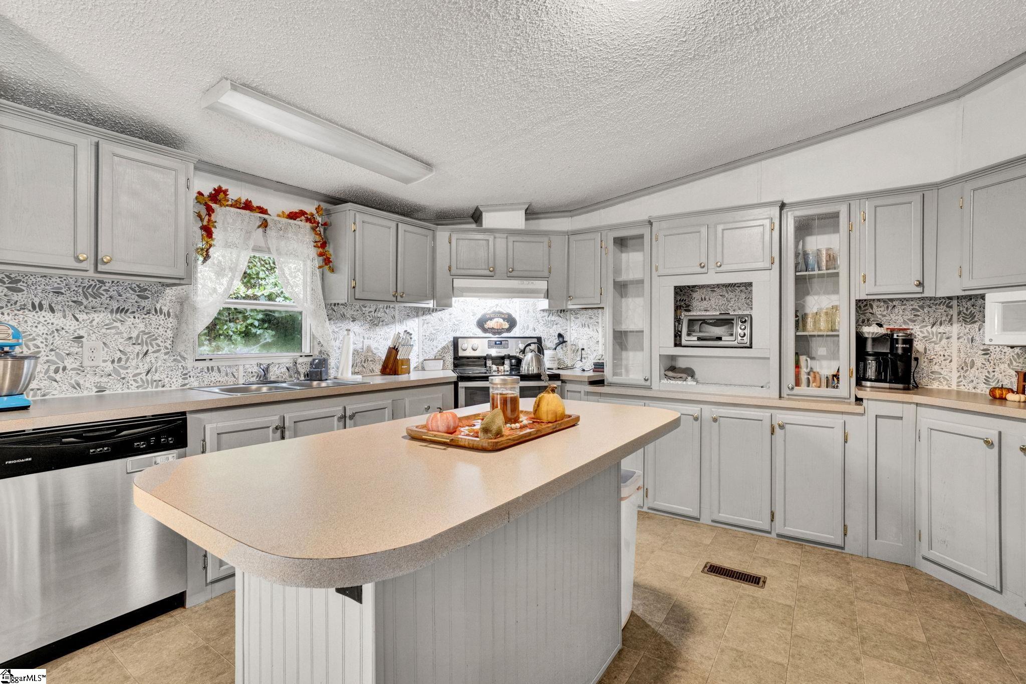 427 Whitt Road Property Photo 14