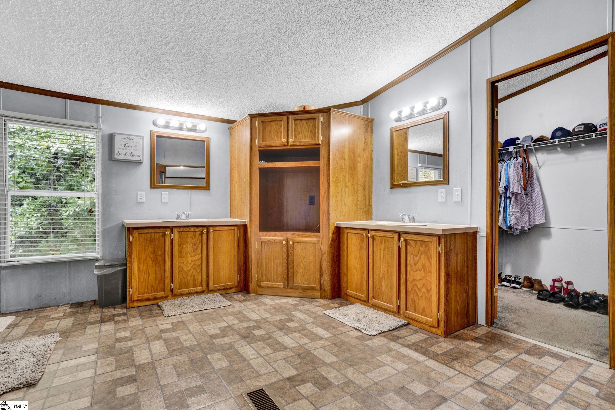 427 Whitt Road Property Photo 22