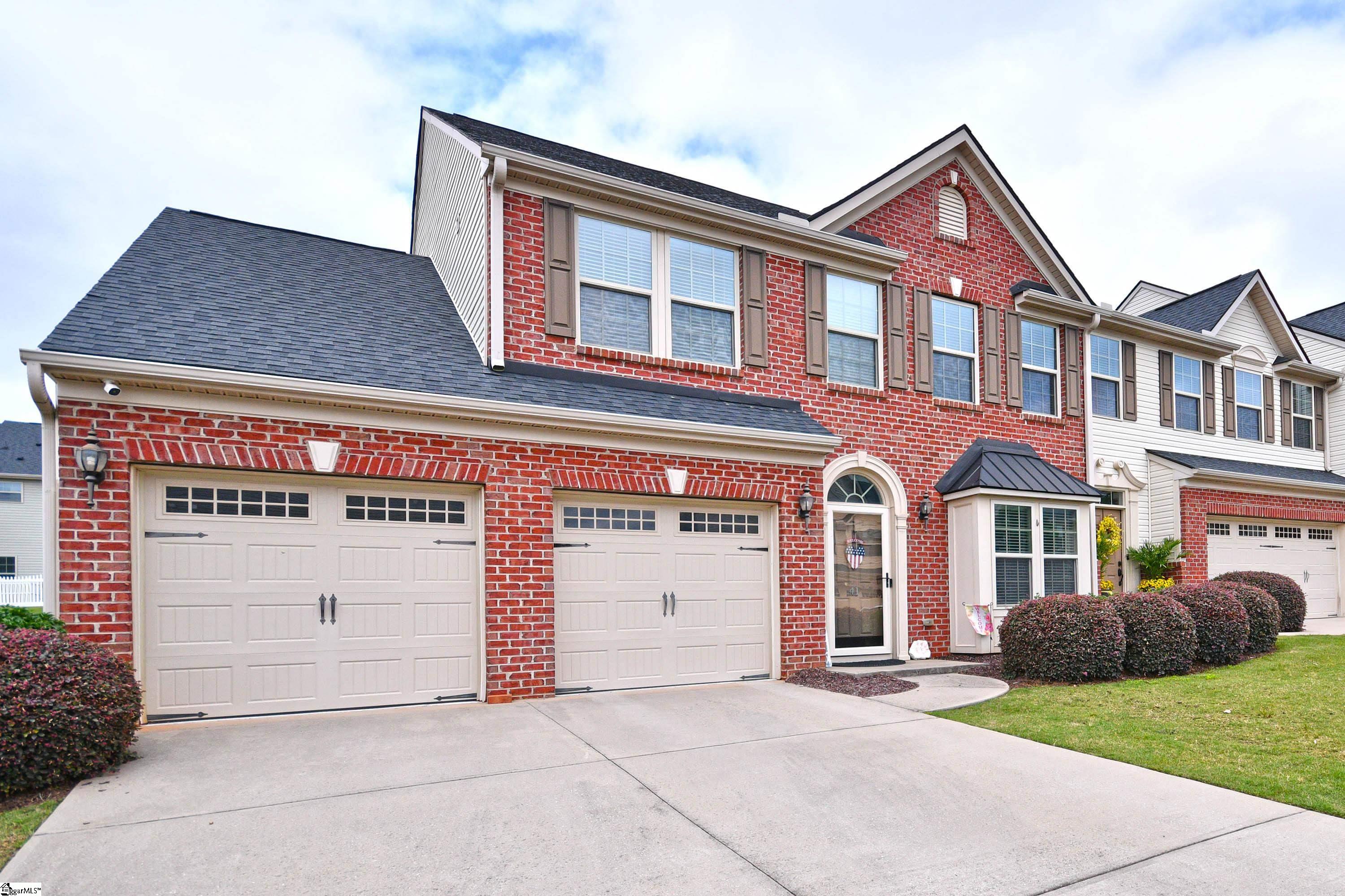 41 Irvington Drive Property Photo 1
