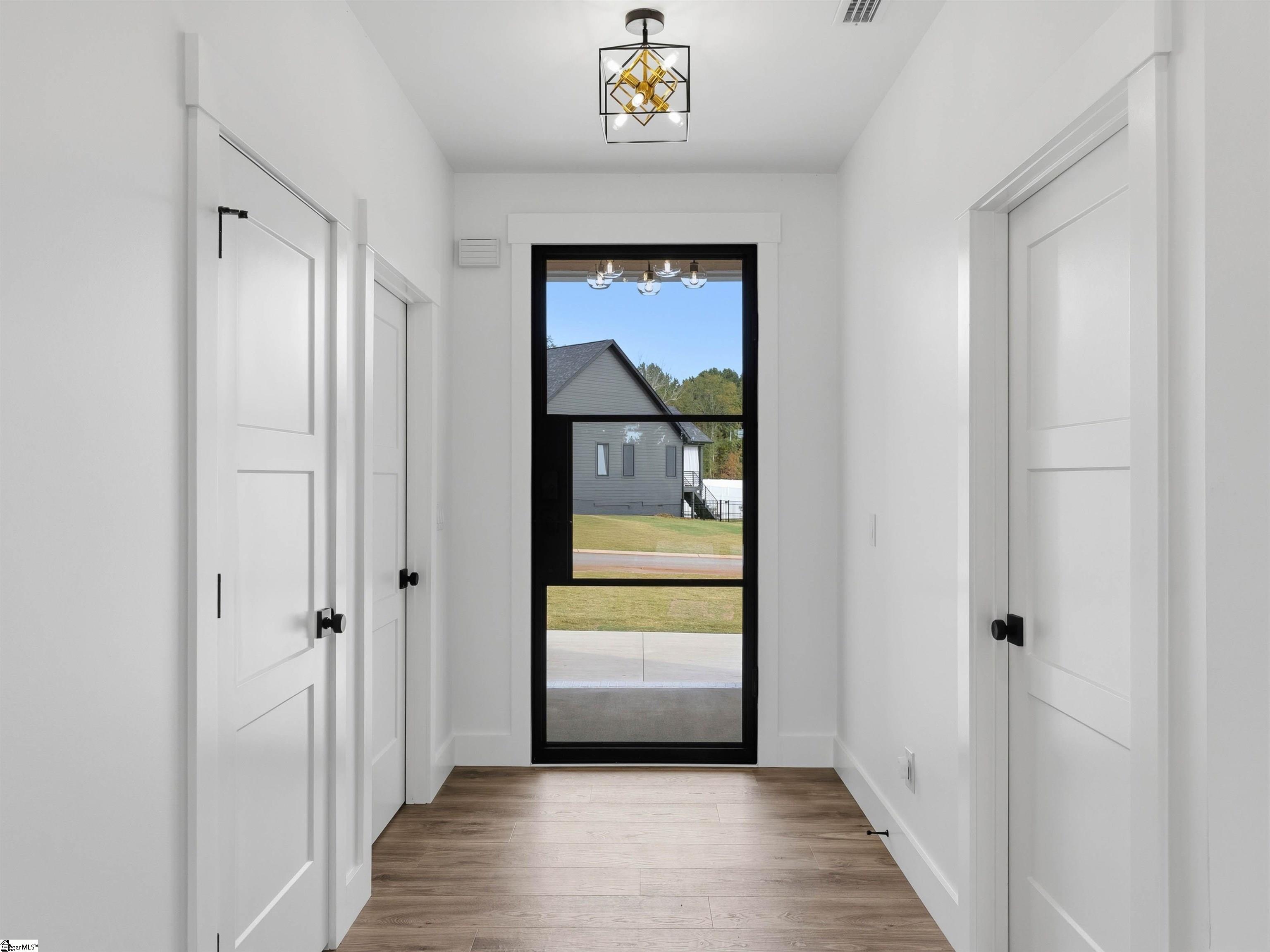 738 New South Court Property Photo 4