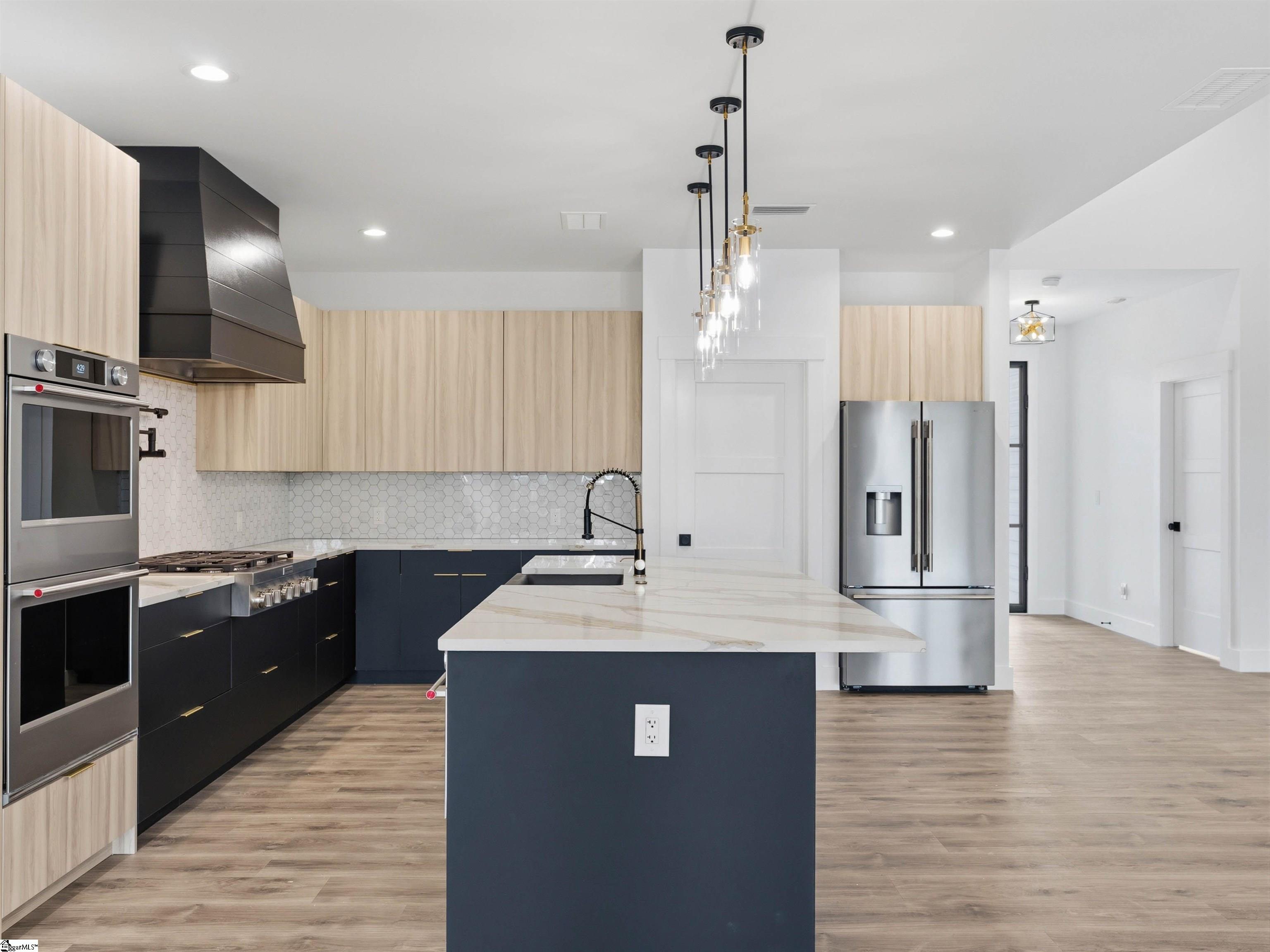 738 New South Court Property Photo 10