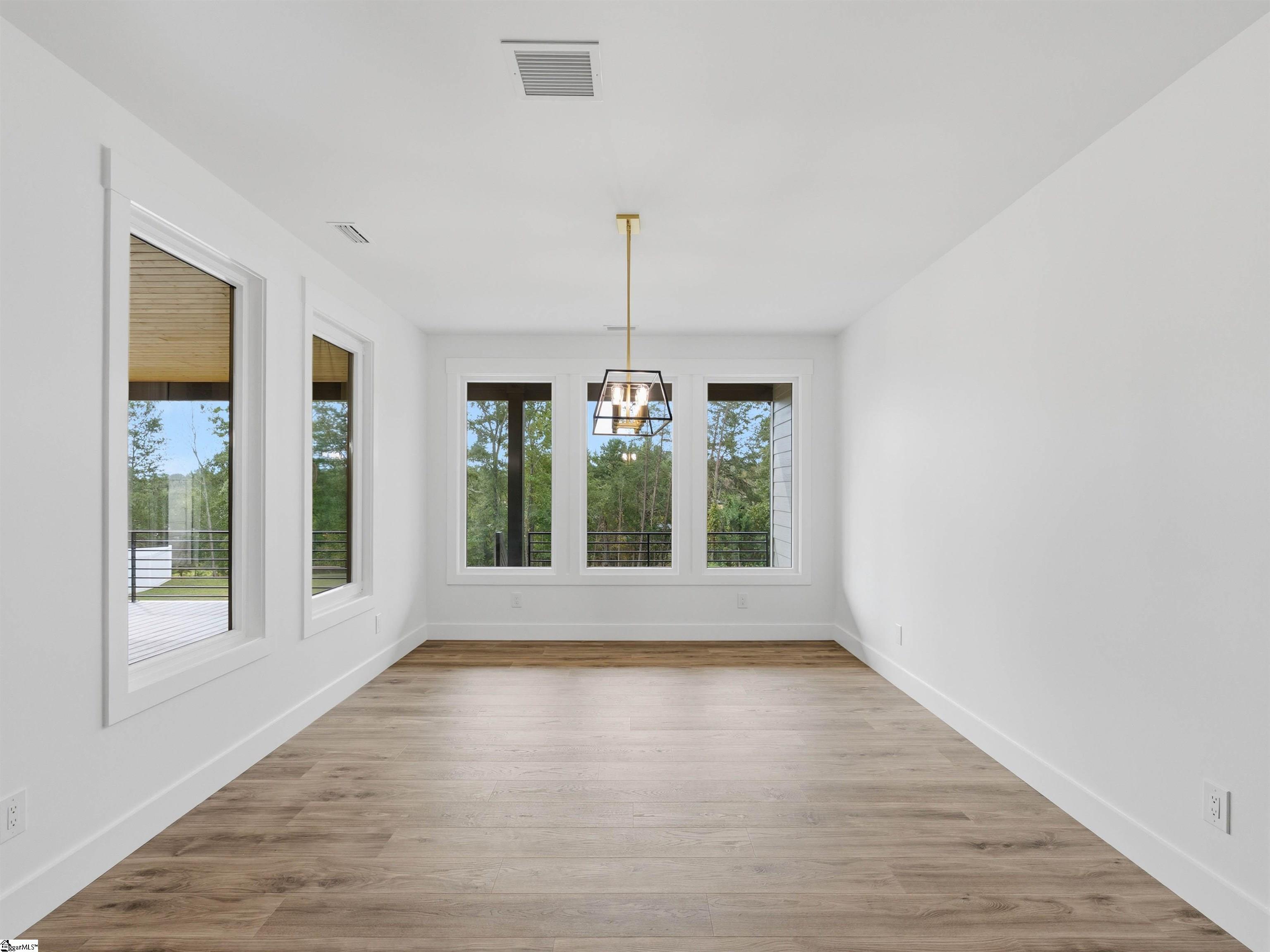 738 New South Court Property Photo 12