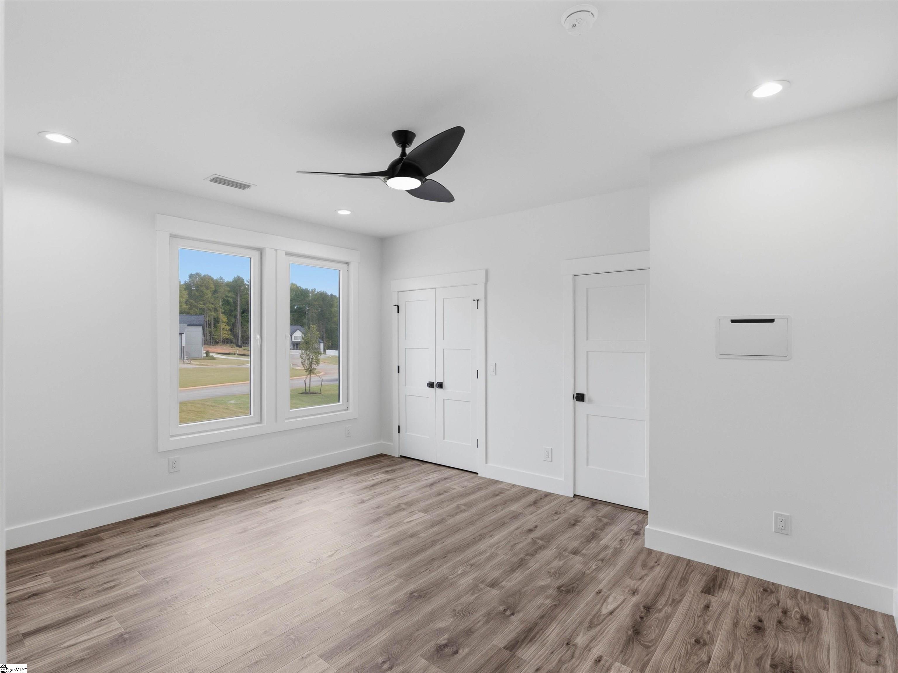 738 New South Court Property Photo 24