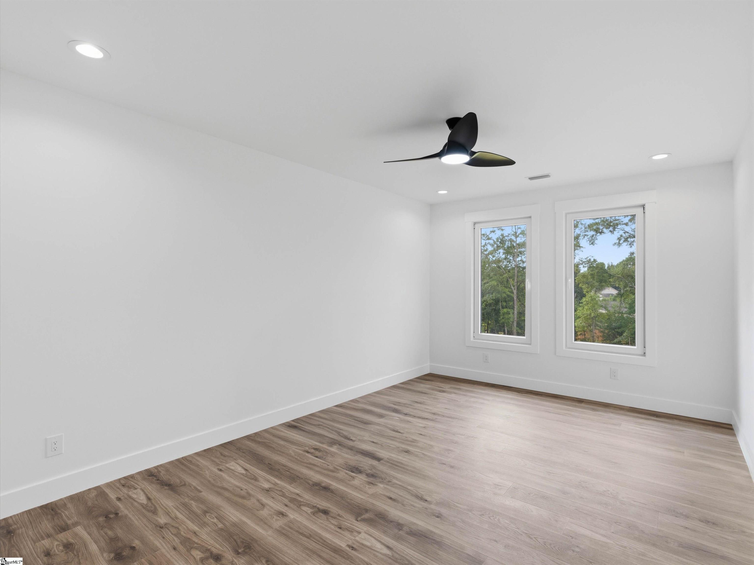 738 New South Court Property Photo 28