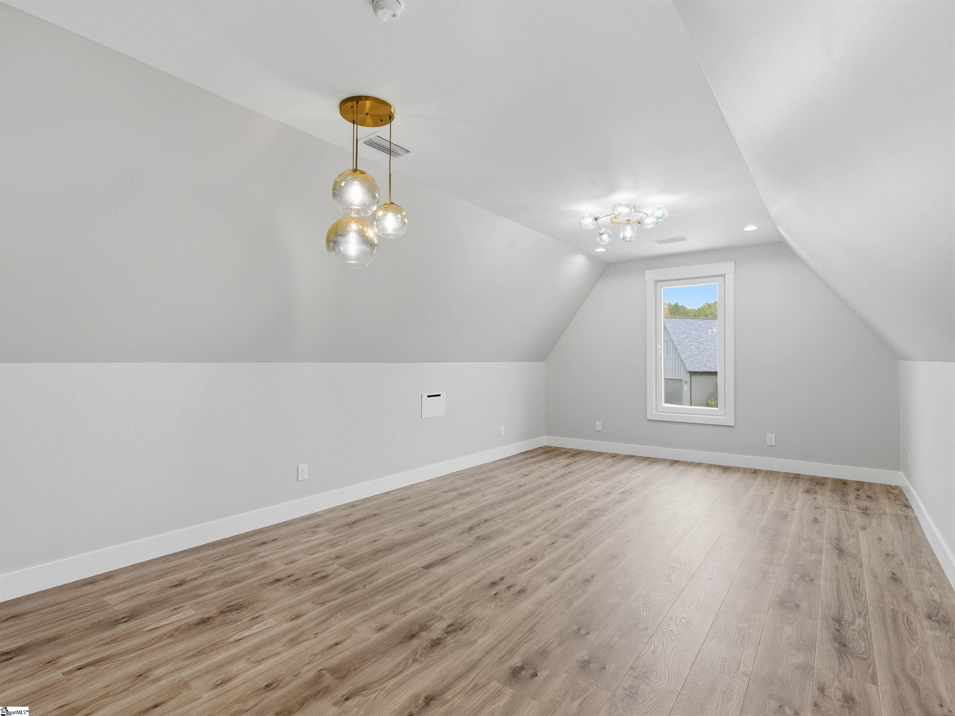 738 New South Court Property Photo 34