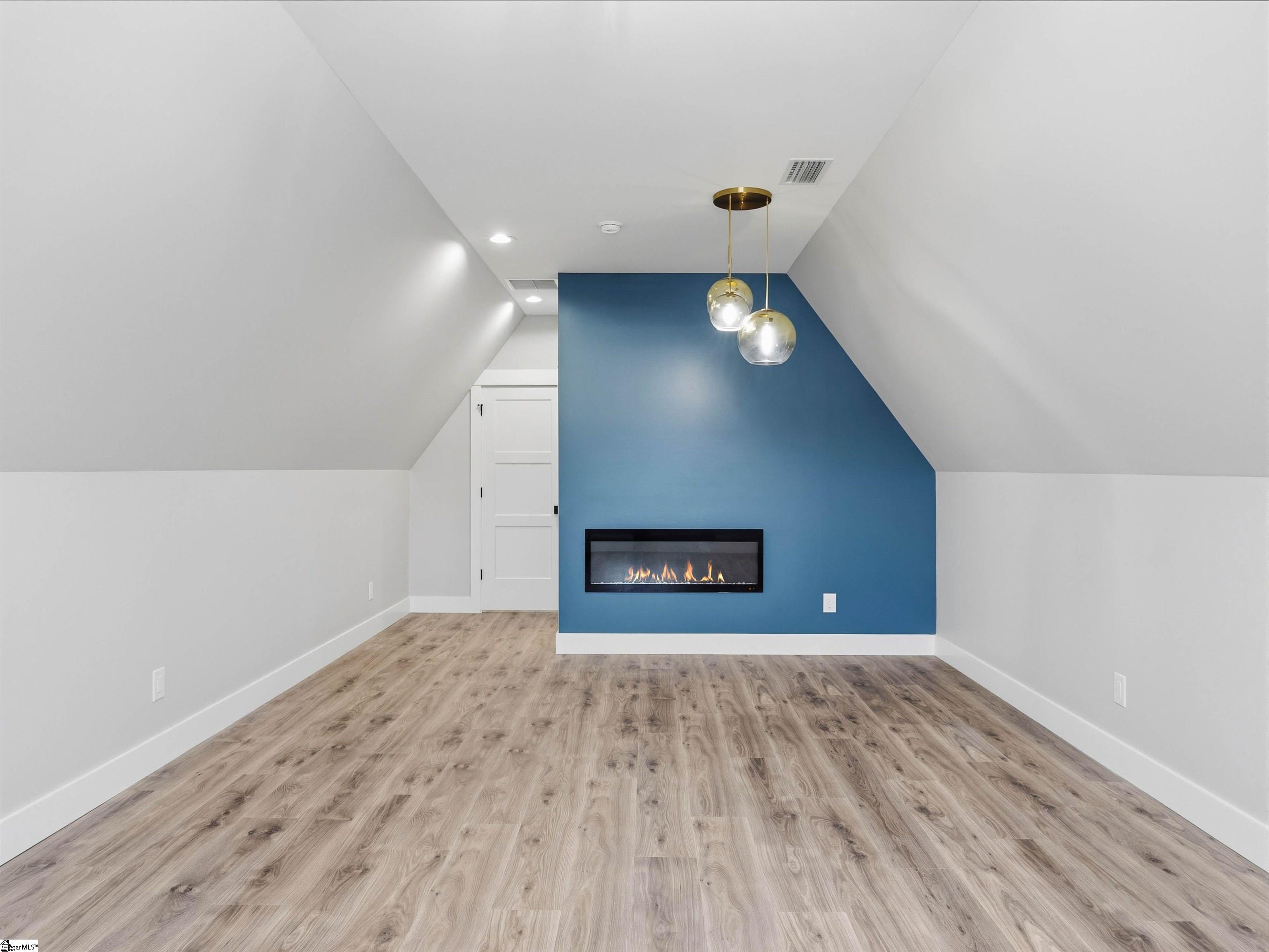 738 New South Court Property Photo 35