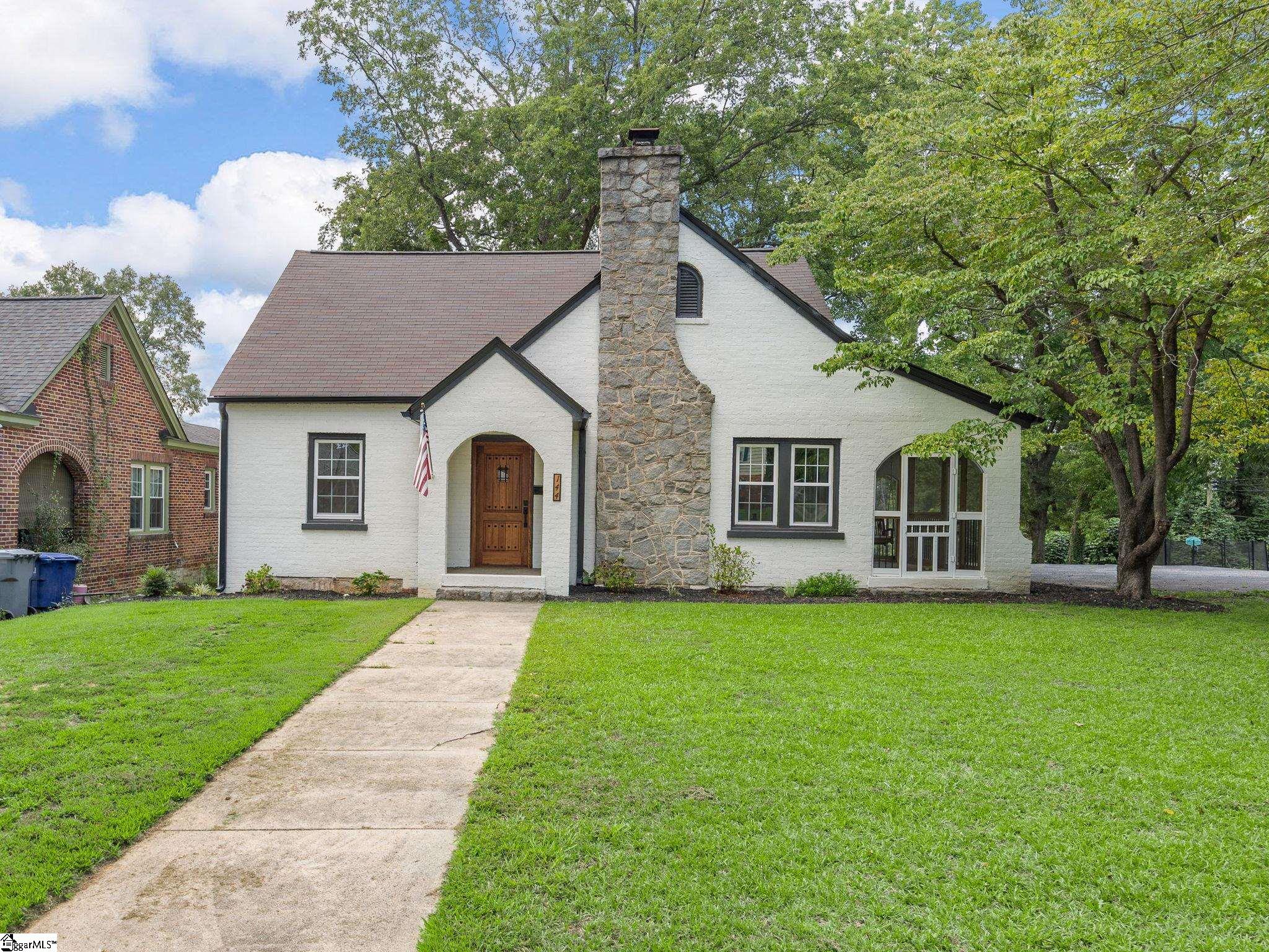 144 E Victoria Road Property Photo 1