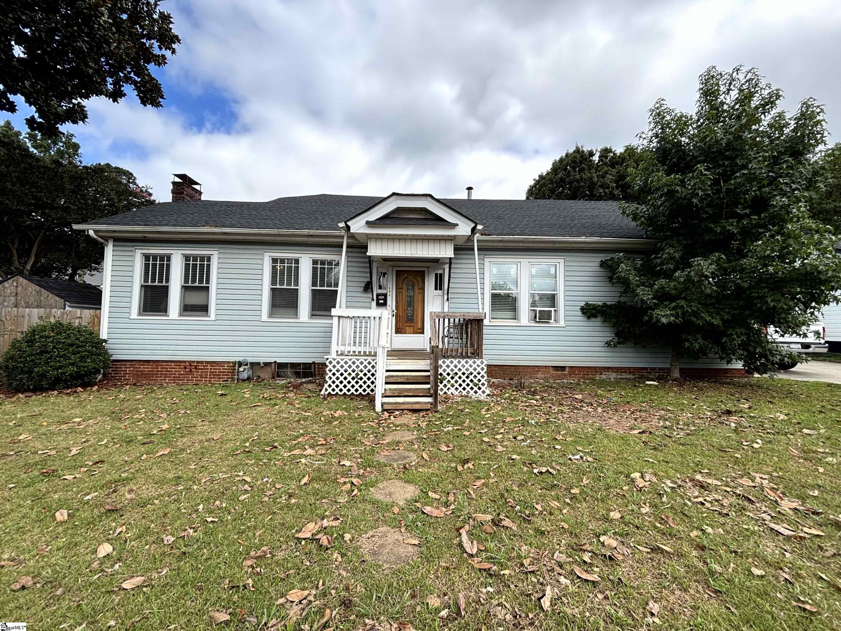 101 E. Blue Ridge Drive Property Photo 1