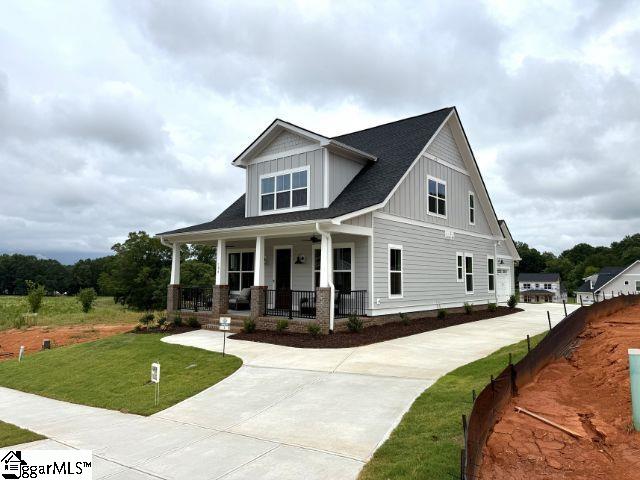 104 Benjamin Boulevard Property Photo 3