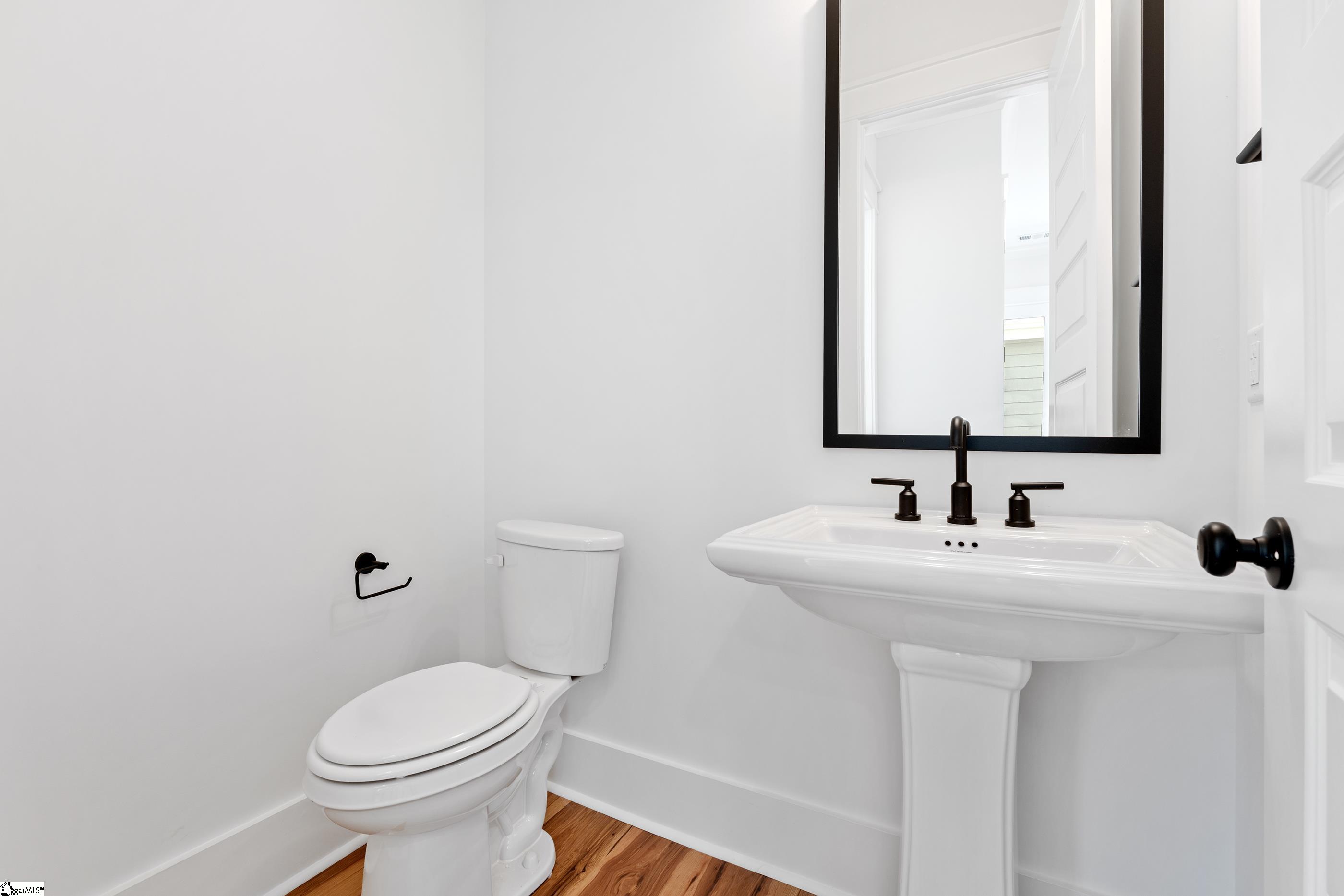 104 Benjamin Boulevard Property Photo 25