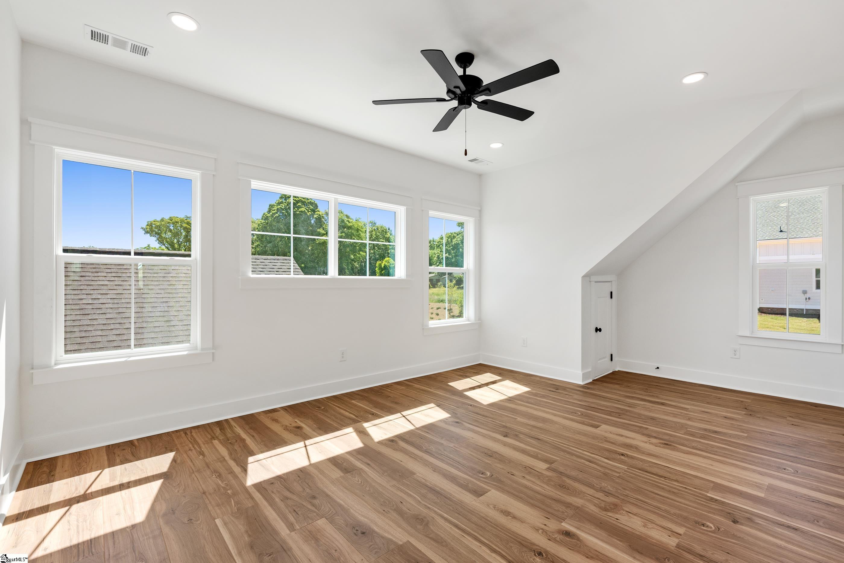 104 Benjamin Boulevard Property Photo 29