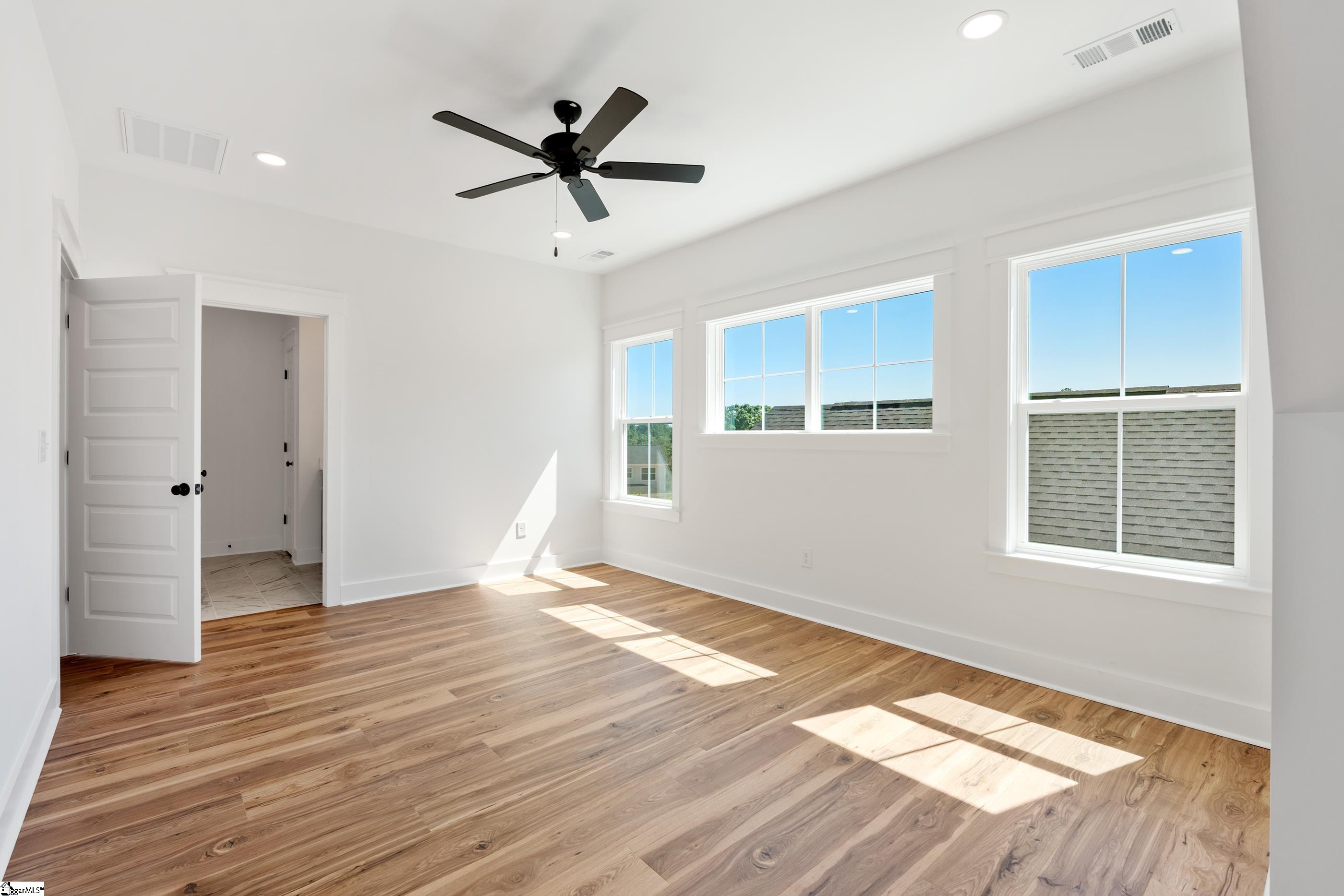 104 Benjamin Boulevard Property Photo 29