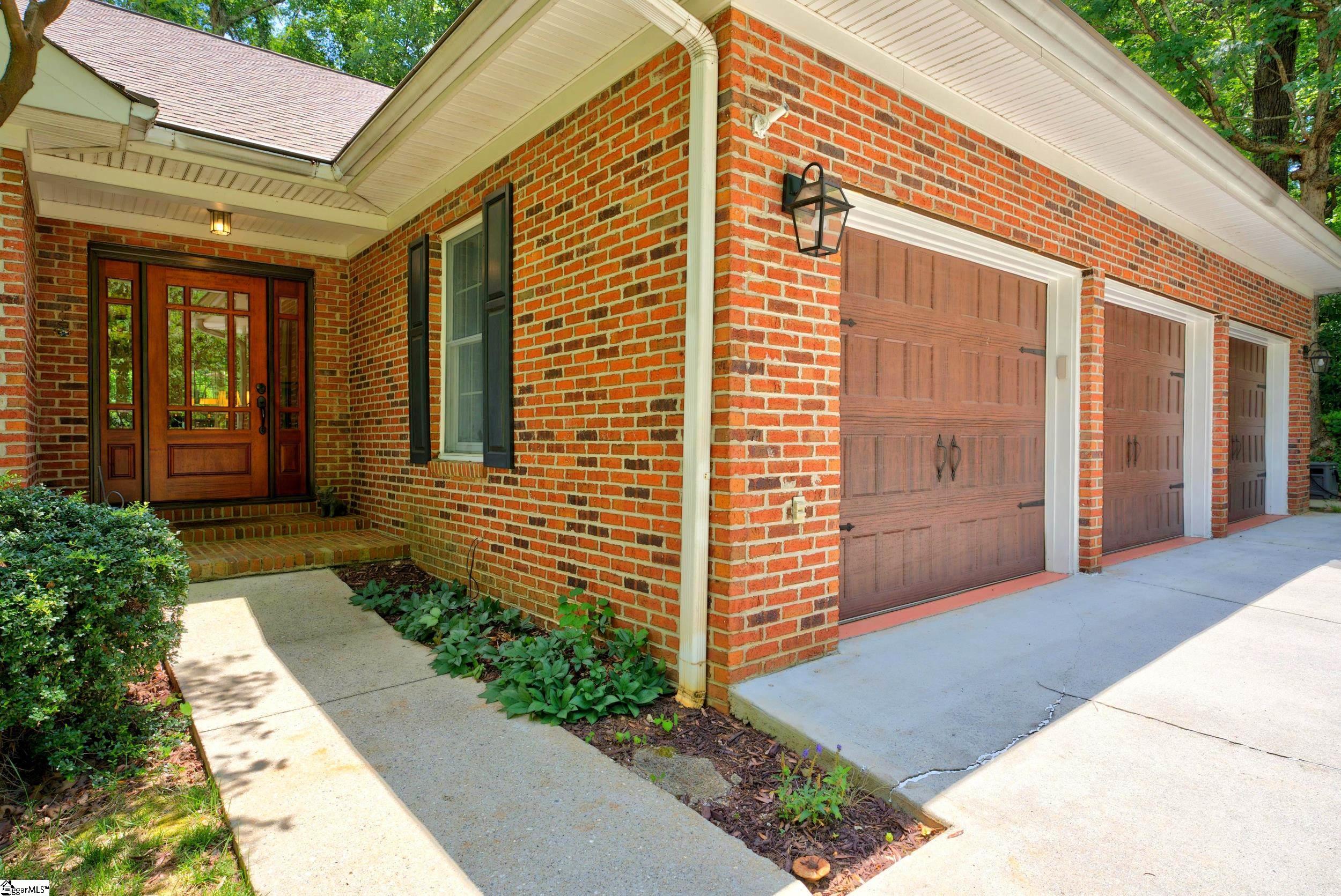 14 Flicker Drive Property Photo 5