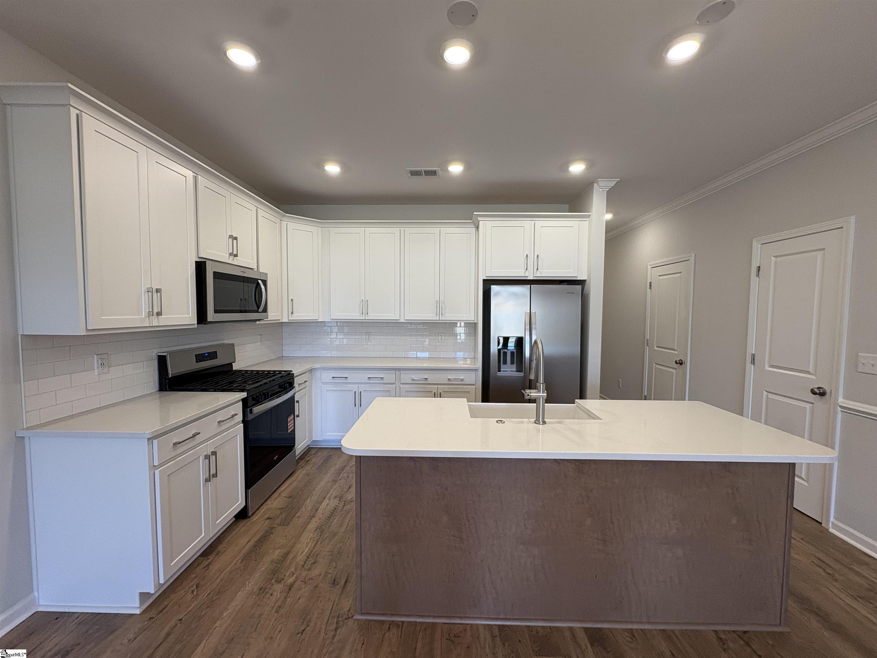 227 Lewes Avenue Property Photo 5