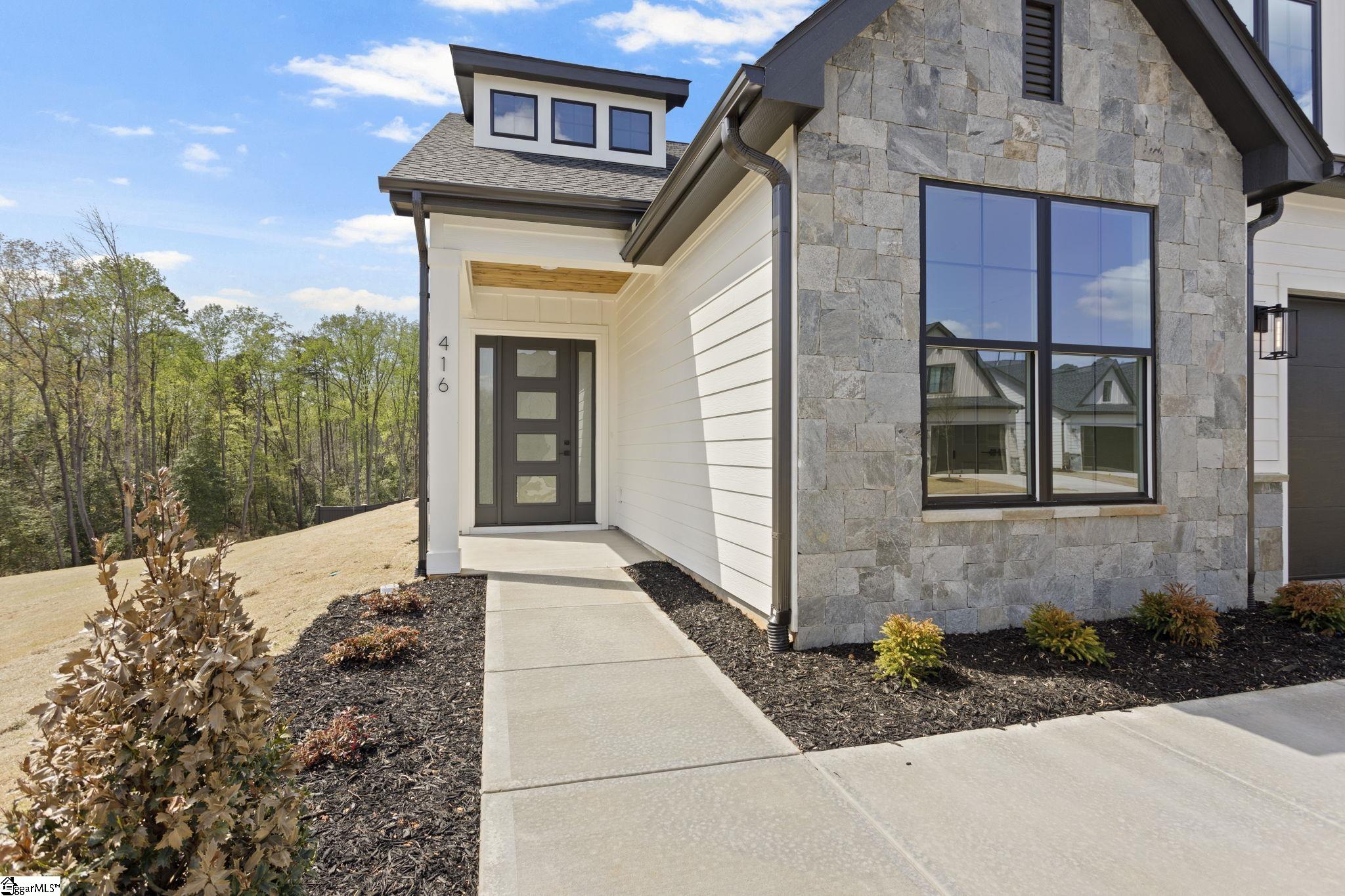 416 Fielder Way Property Photo 3