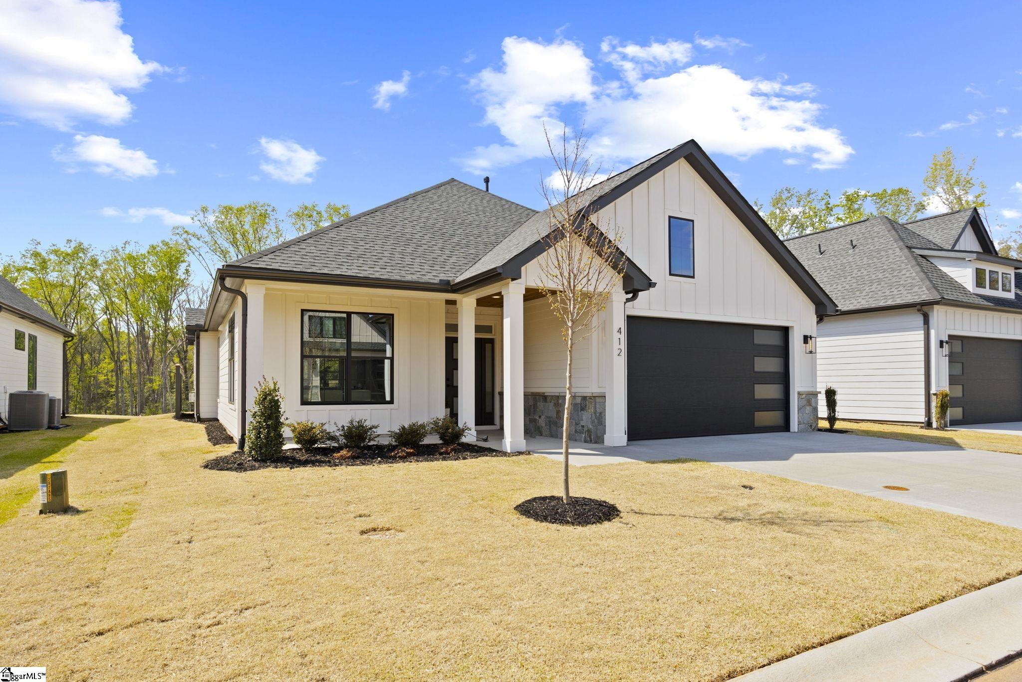 412 Fielder Way Property Photo 2