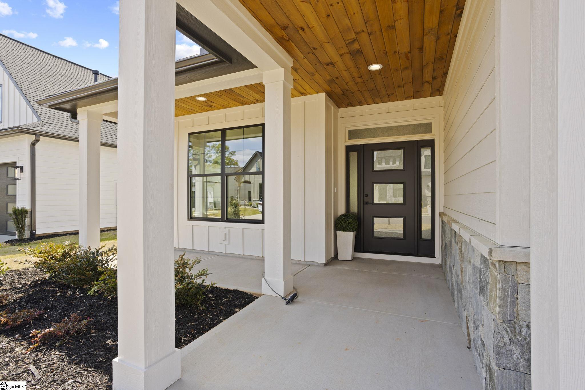 412 Fielder Way Property Photo 3