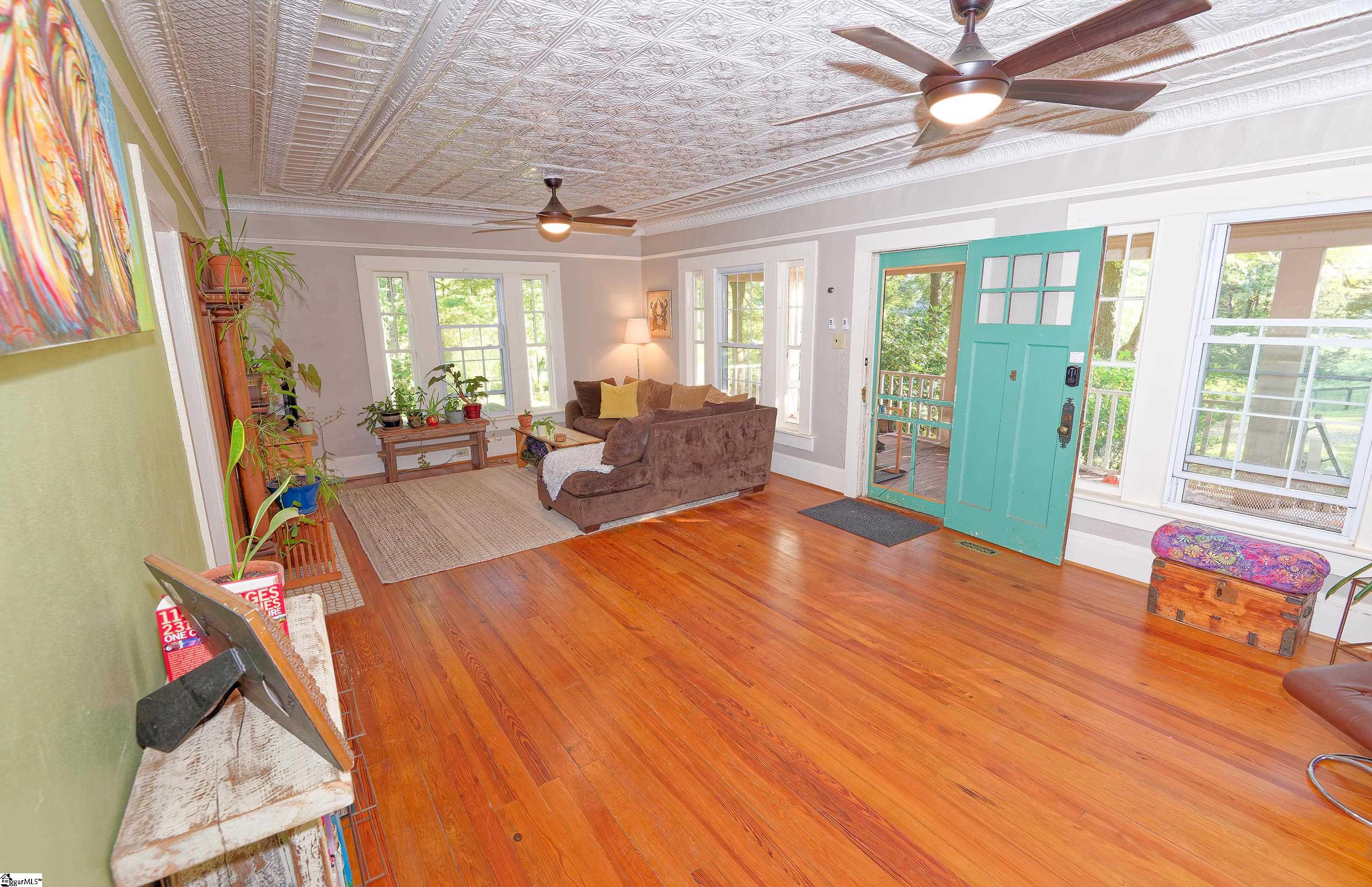 700 N Trade Avenue Property Photo 9