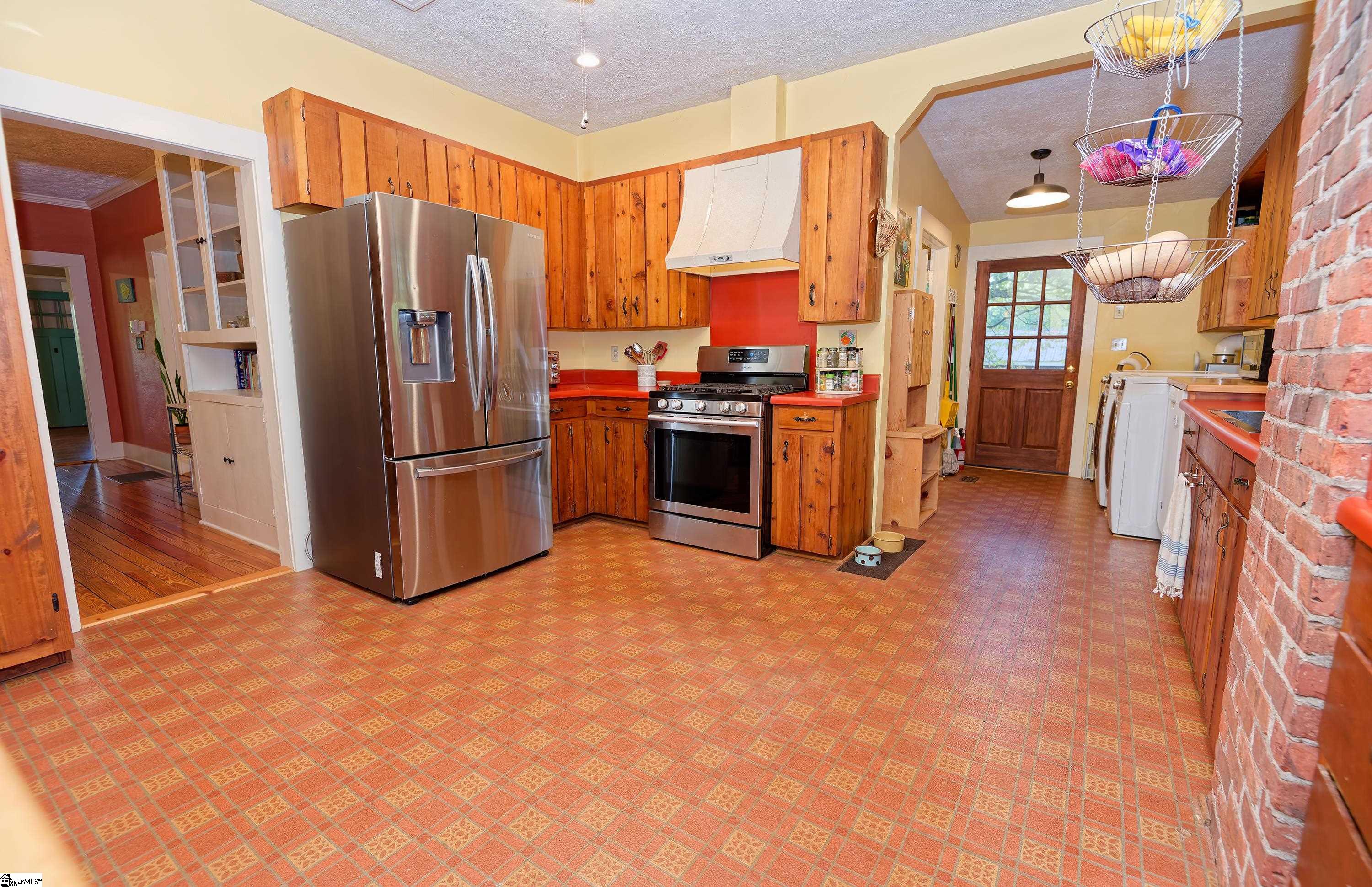 700 N Trade Avenue Property Photo 15