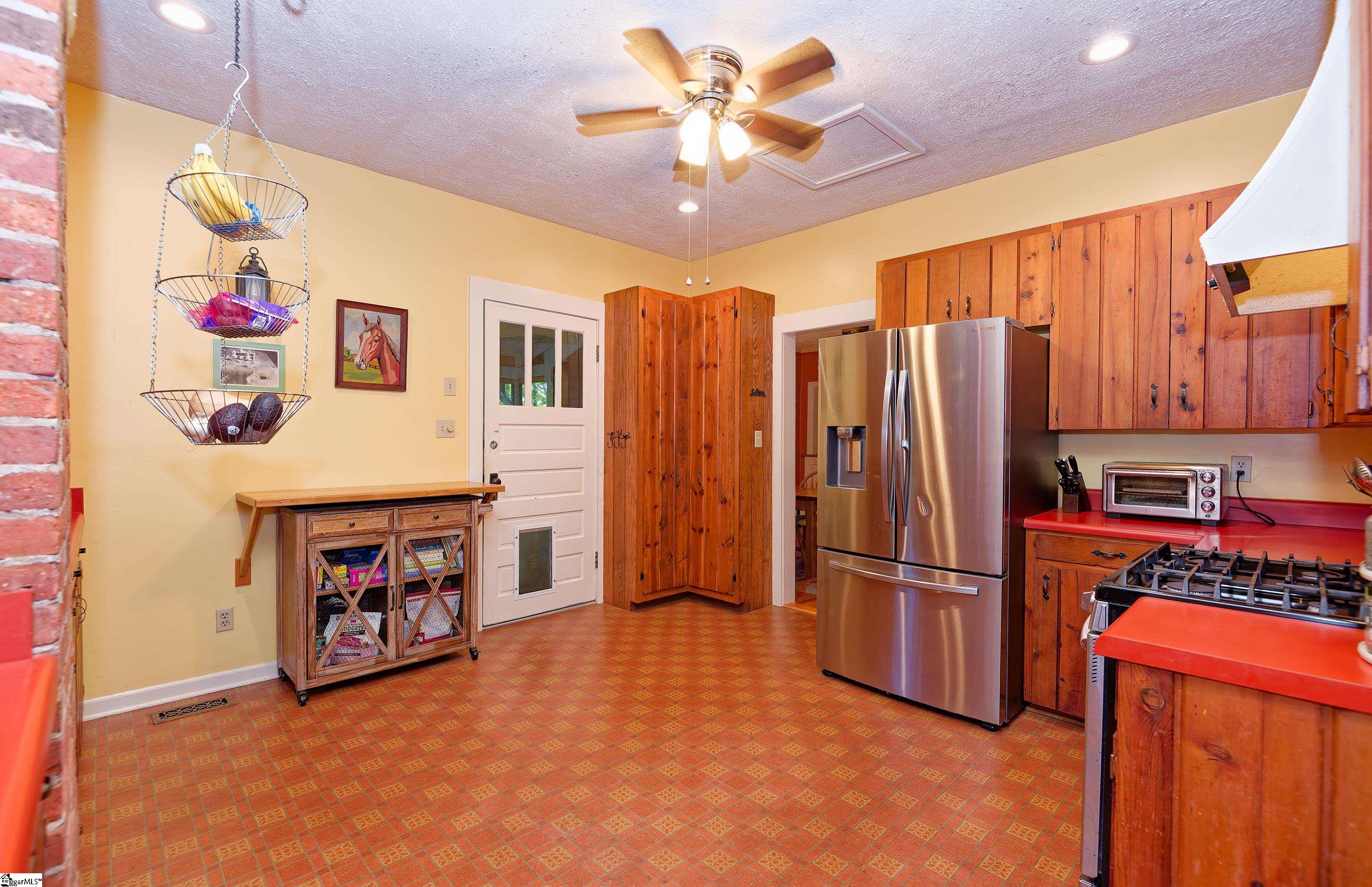 700 N Trade Avenue Property Photo 16