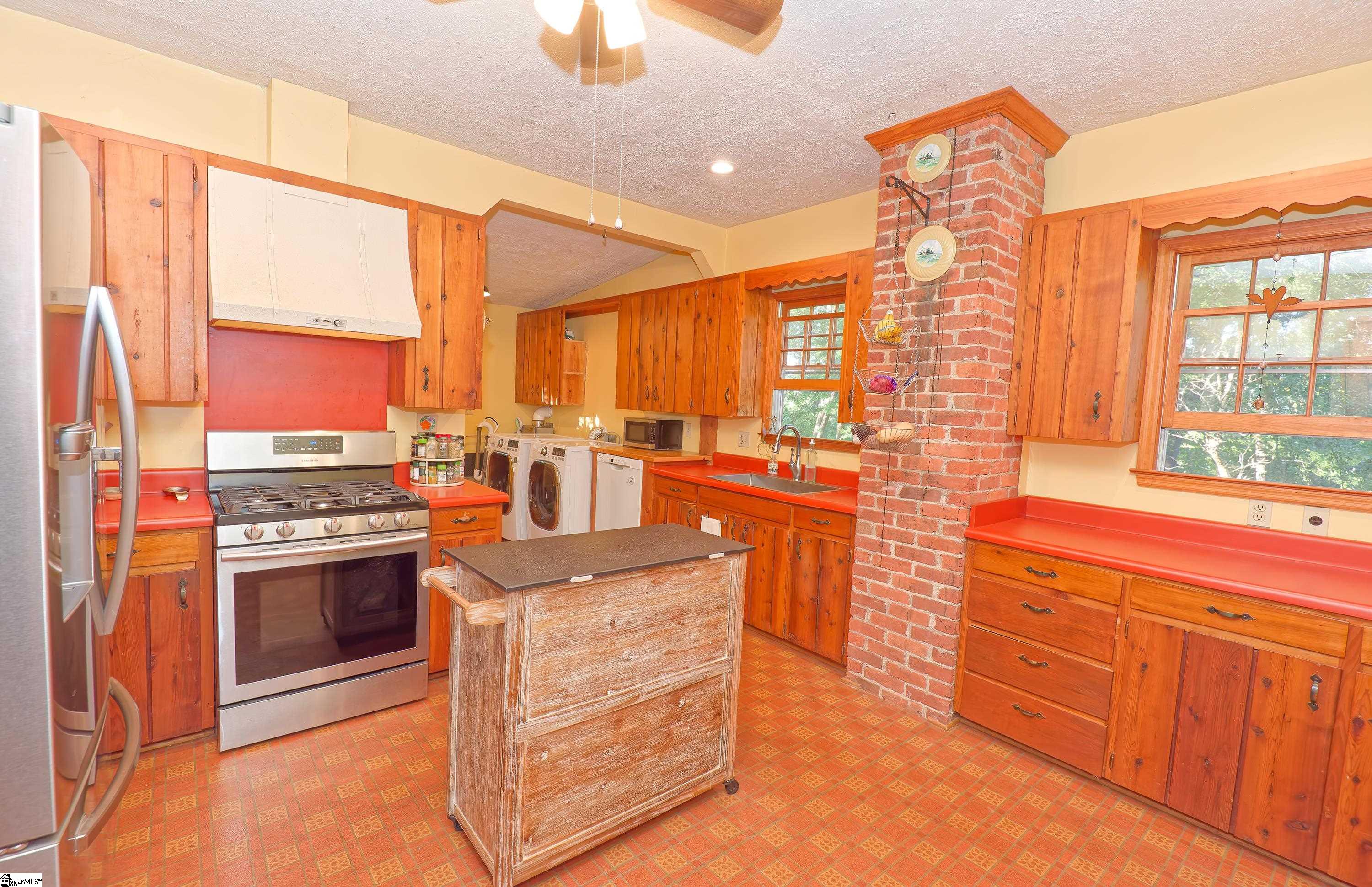 700 N Trade Avenue Property Photo 20