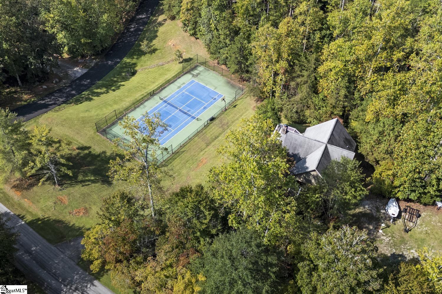 142 Summit Pine Property Photo 8