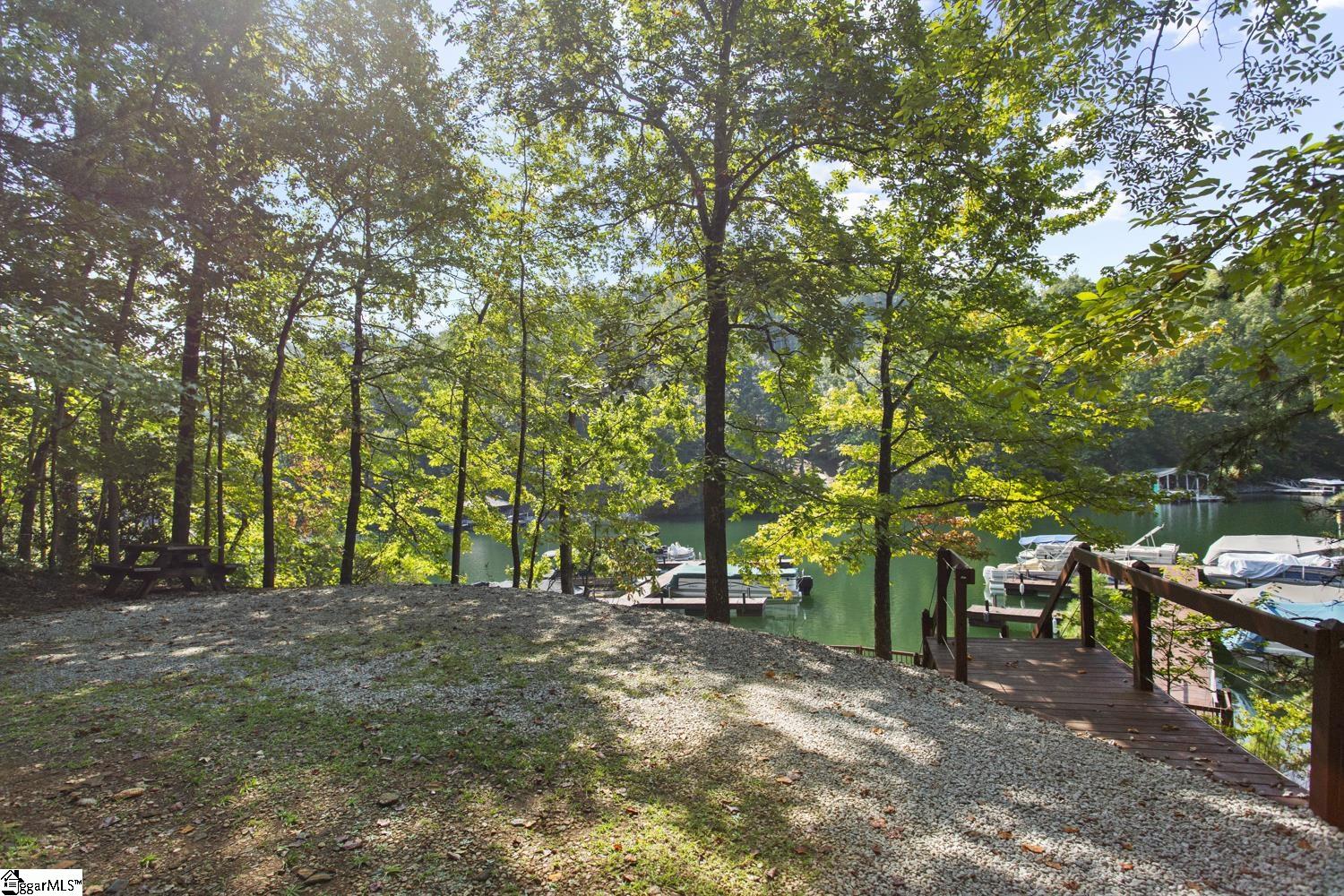142 Summit Pine Property Photo 12