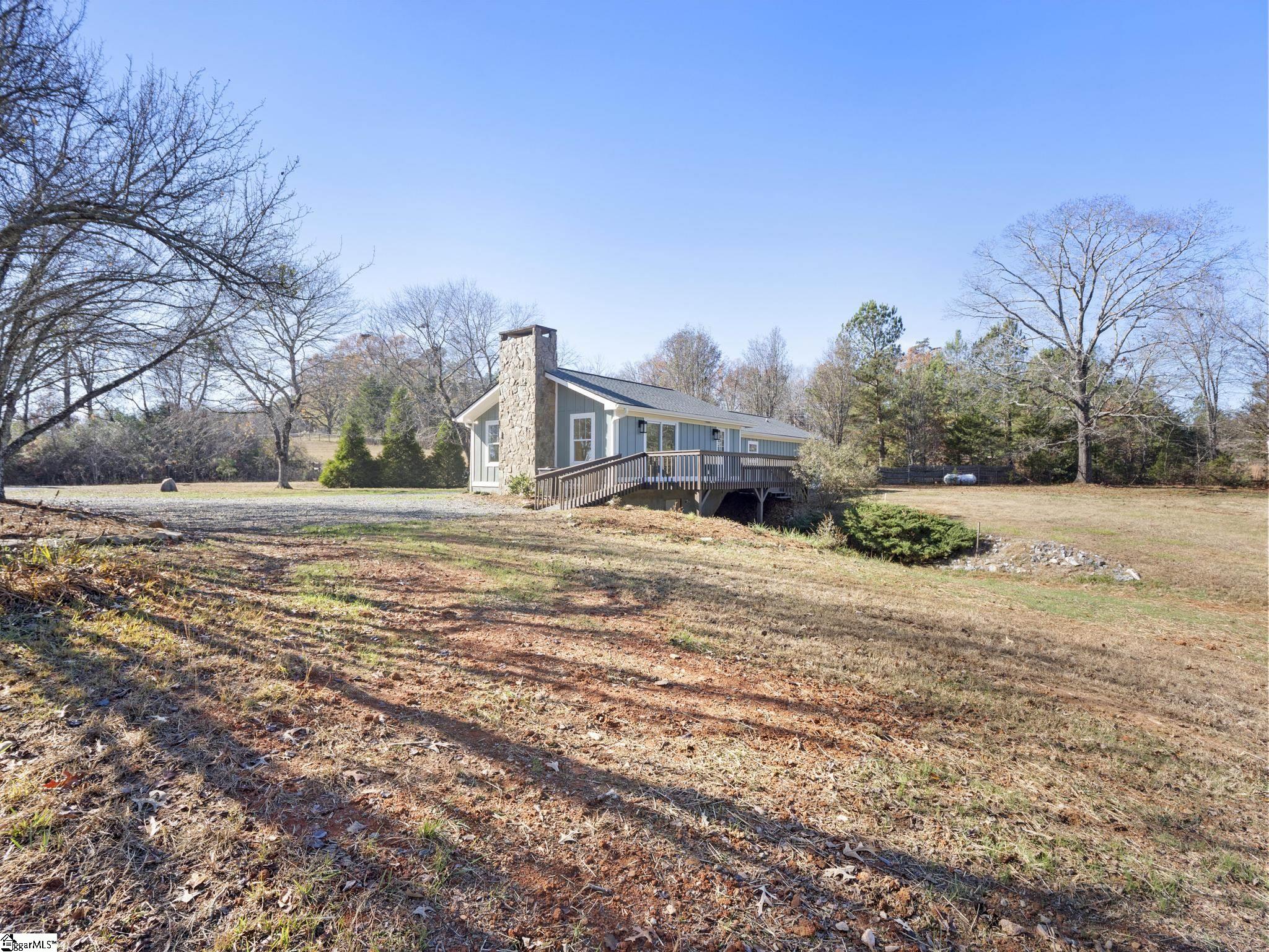 100 Gilbert Road Property Photo 4