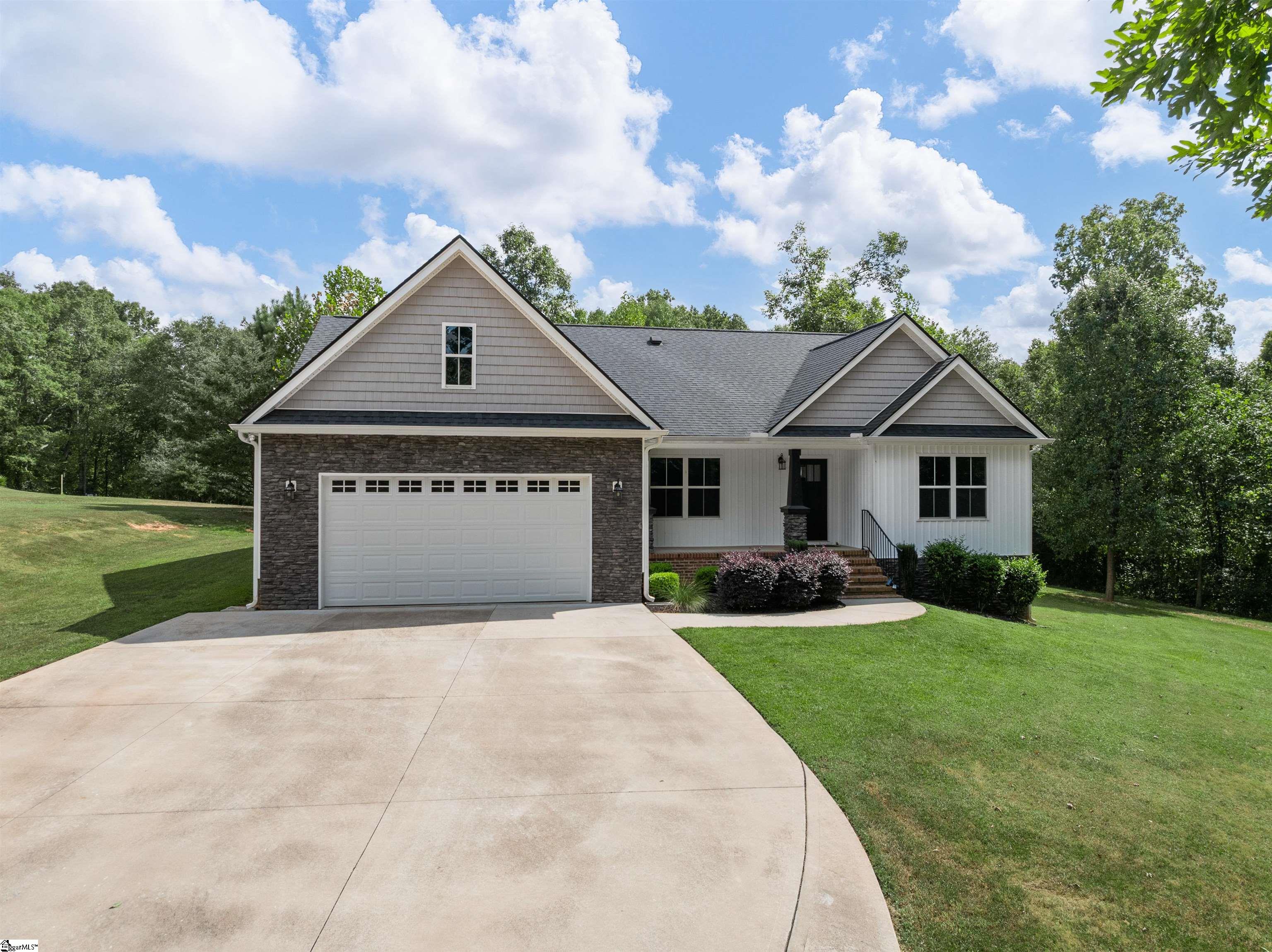 10938 Reidville Road Property Photo 1