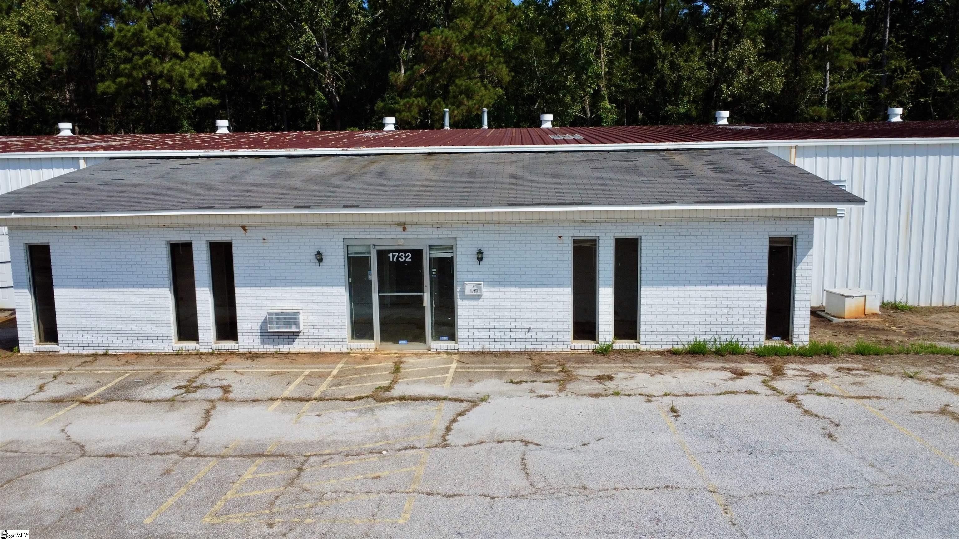 1732 Highway 72 Bypass Property Photo 3