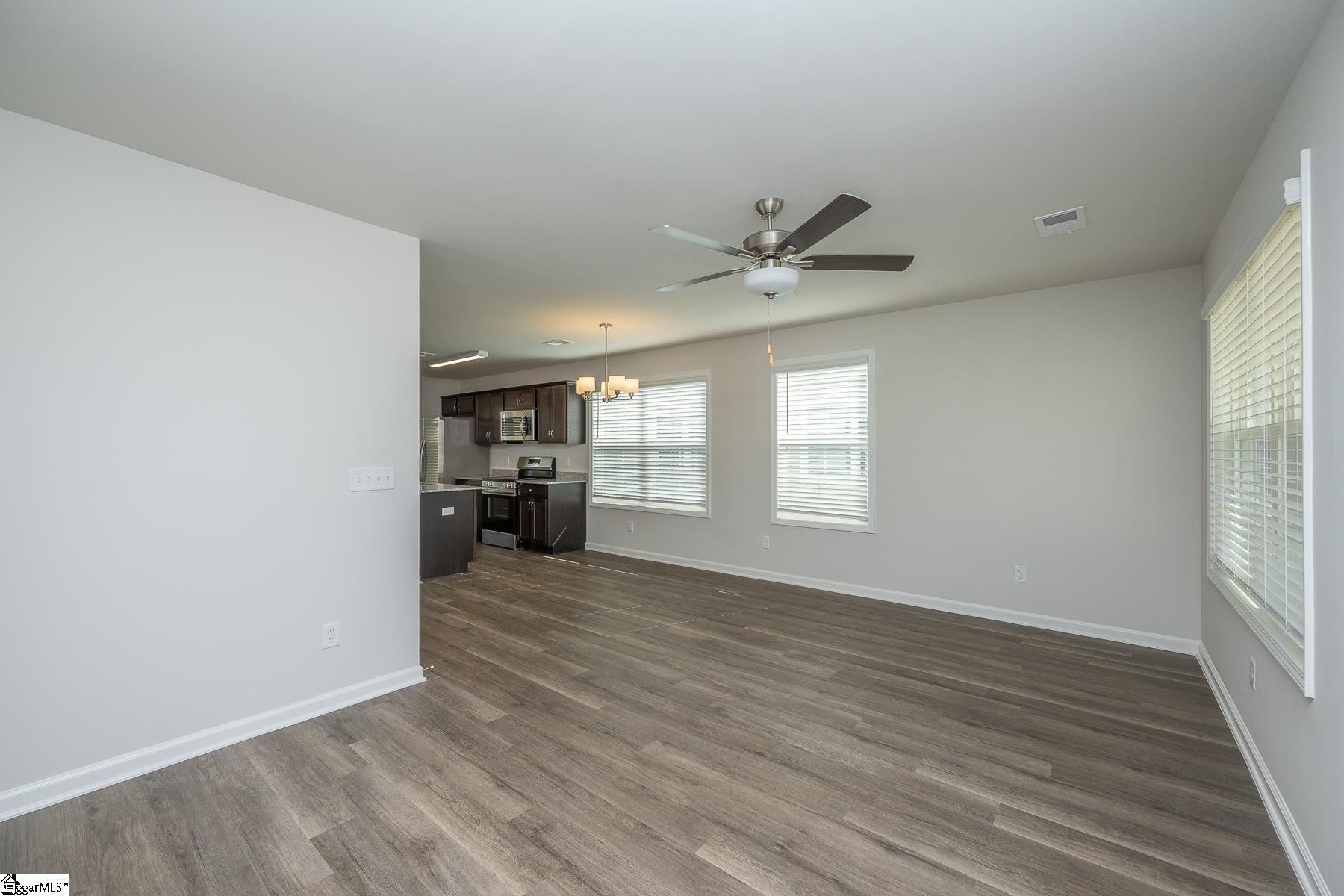 6 Thorndike Way Property Photo 5