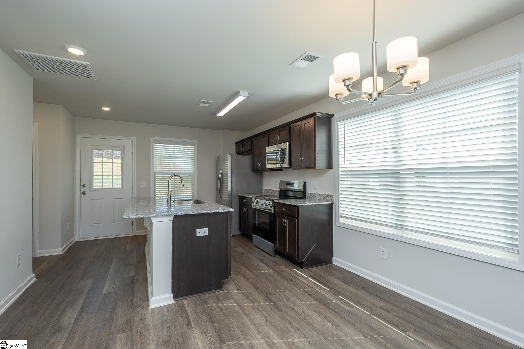 6 Thorndike Way Property Photo 7