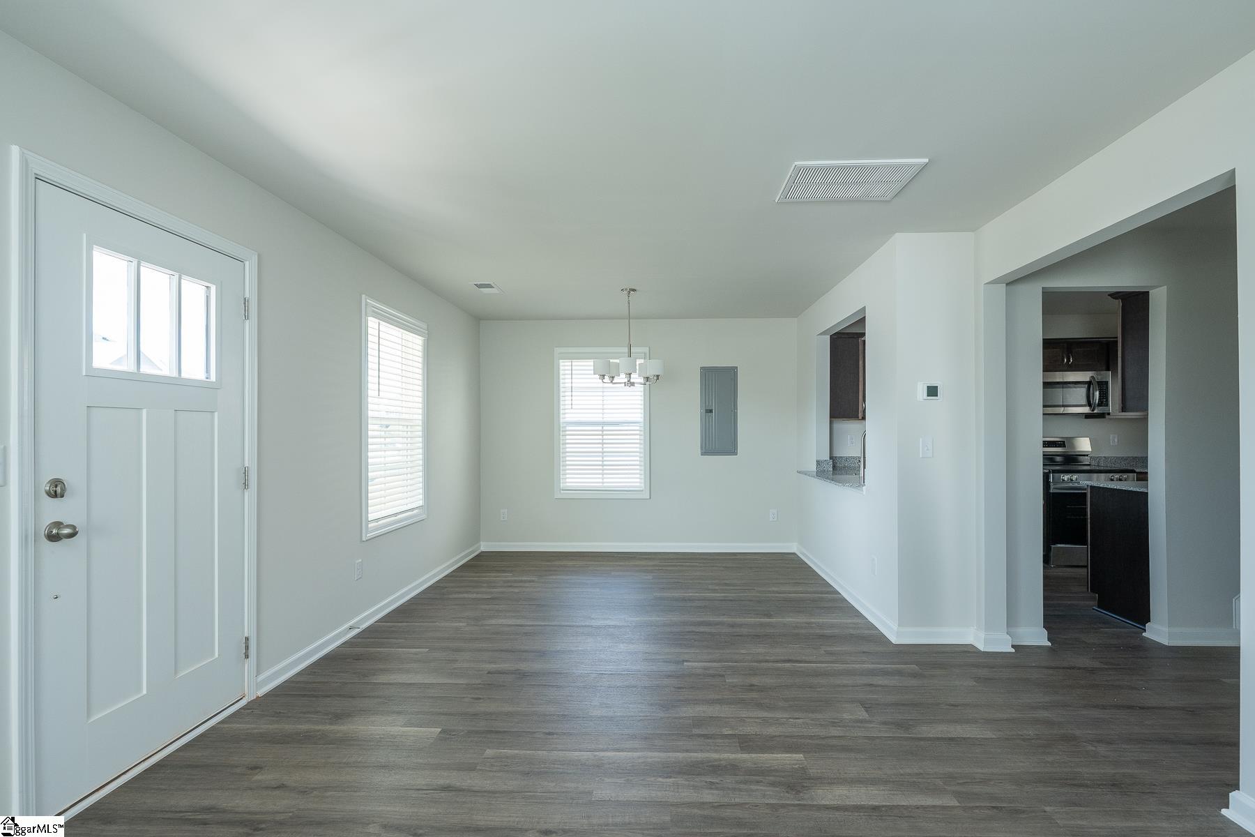 8 Thorndike Way Property Photo 6